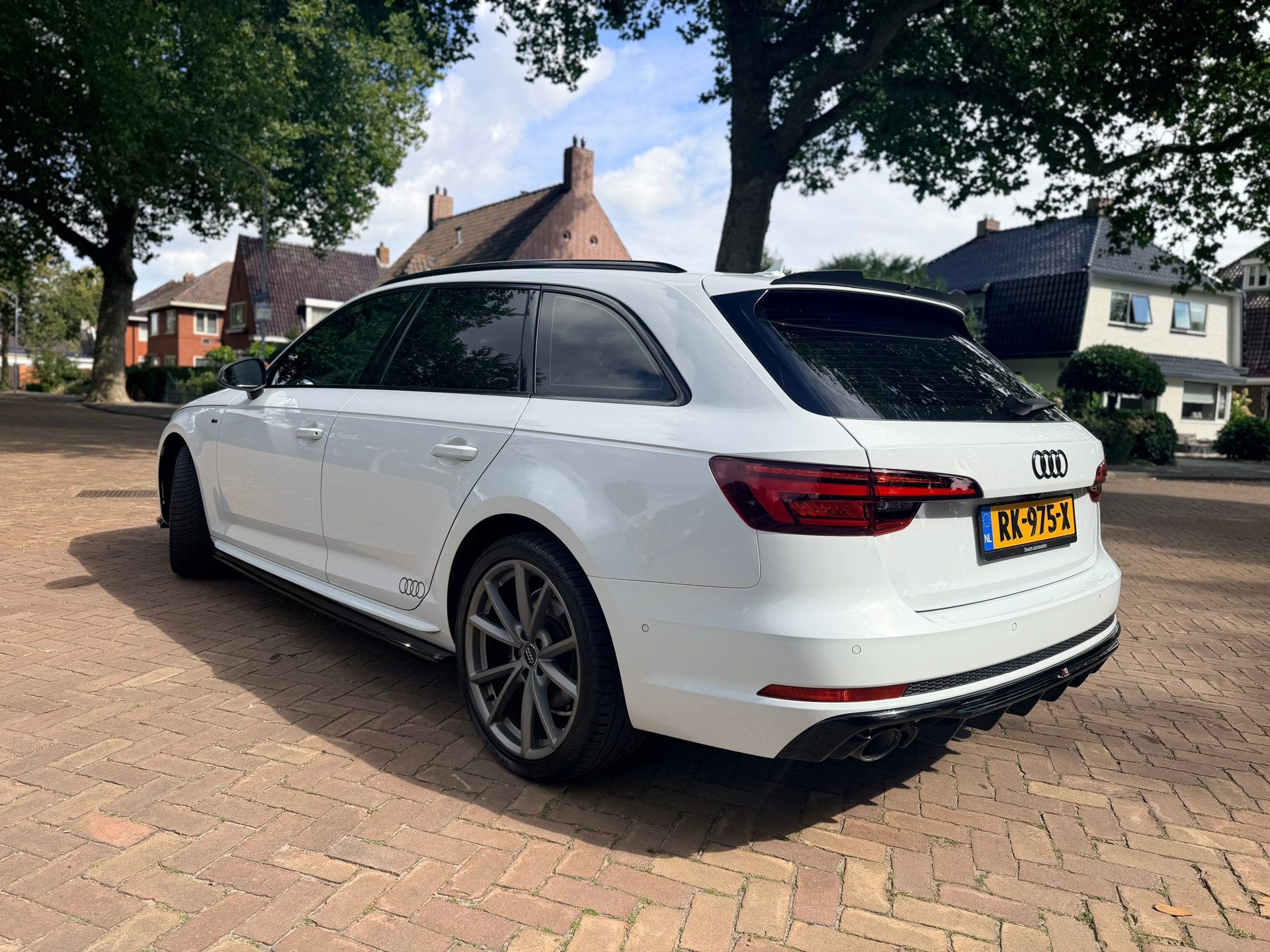 Foto van Audi A4 Avant G-tron