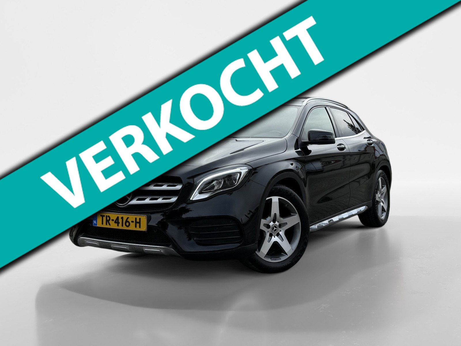 Mercedes-Benz Gla 180 180 Business Solution AMG Automaat / Panoramadak 2018 - voorkant