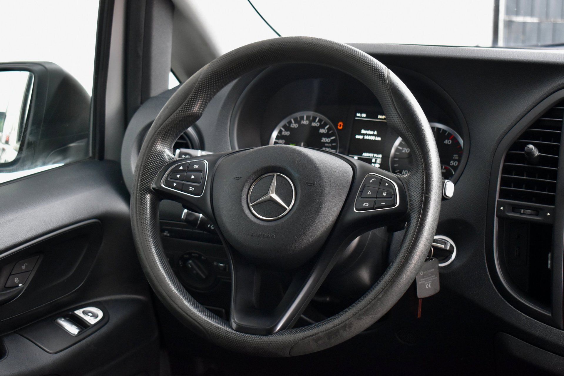Foto van Mercedes-Benz Vito Tourer