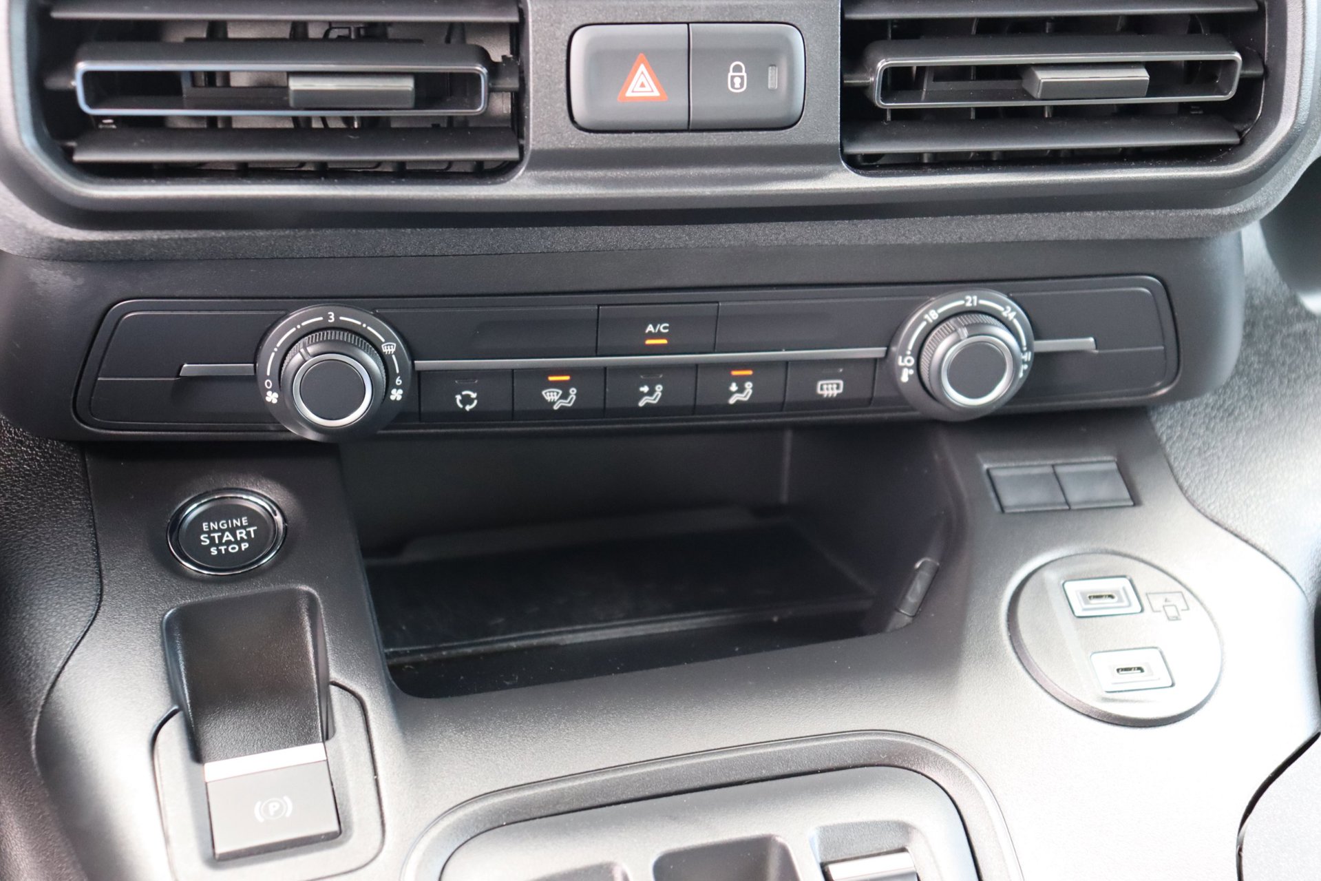 Foto van Peugeot E-rifter