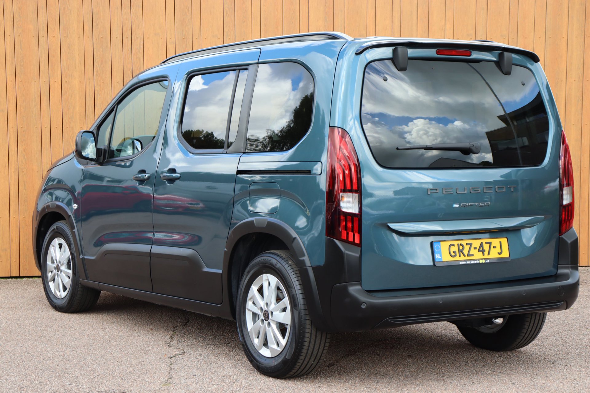 Foto van Peugeot E-rifter