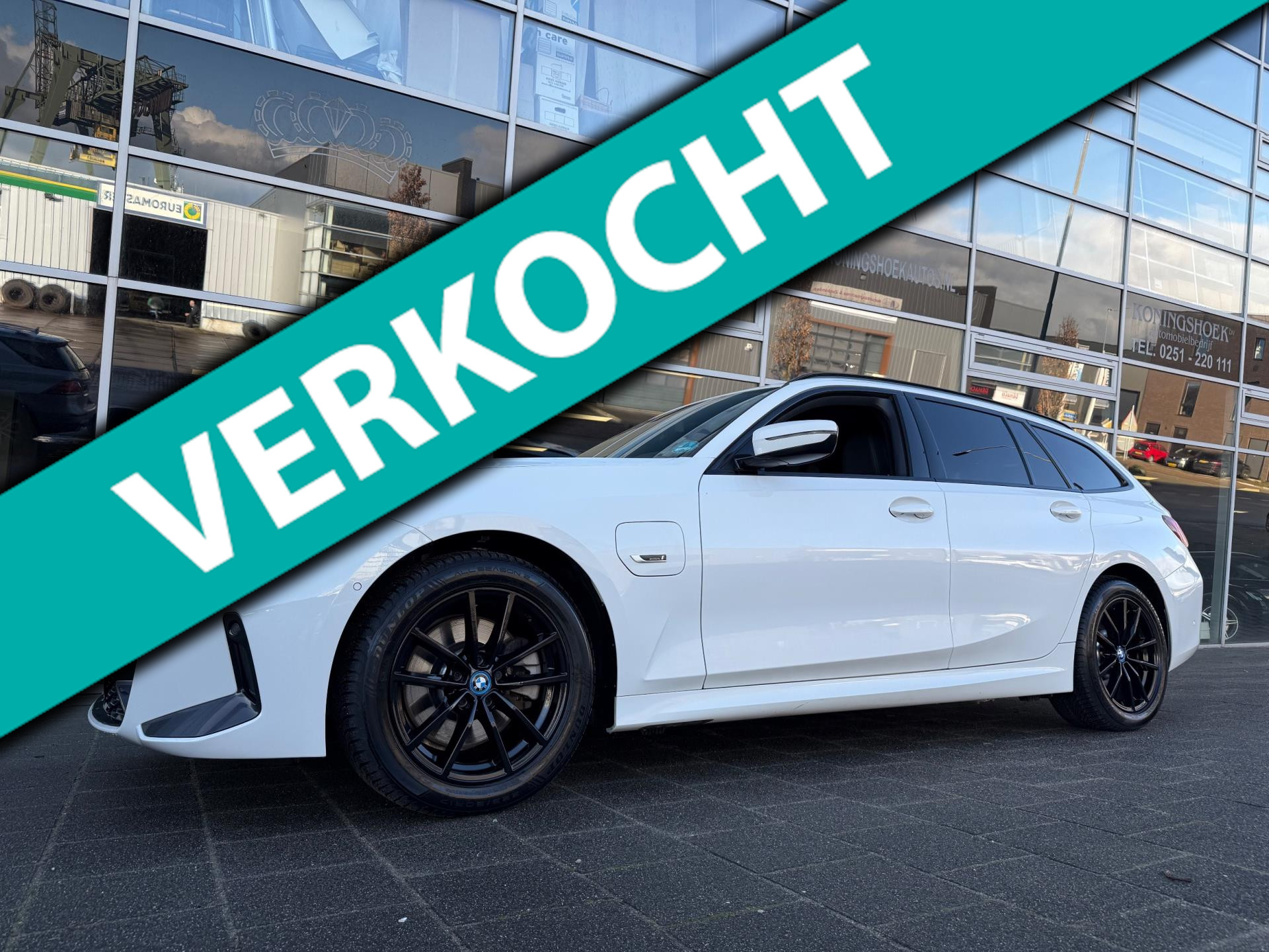BMW 330e 330e M Sport High Executive 2022 - voorkant