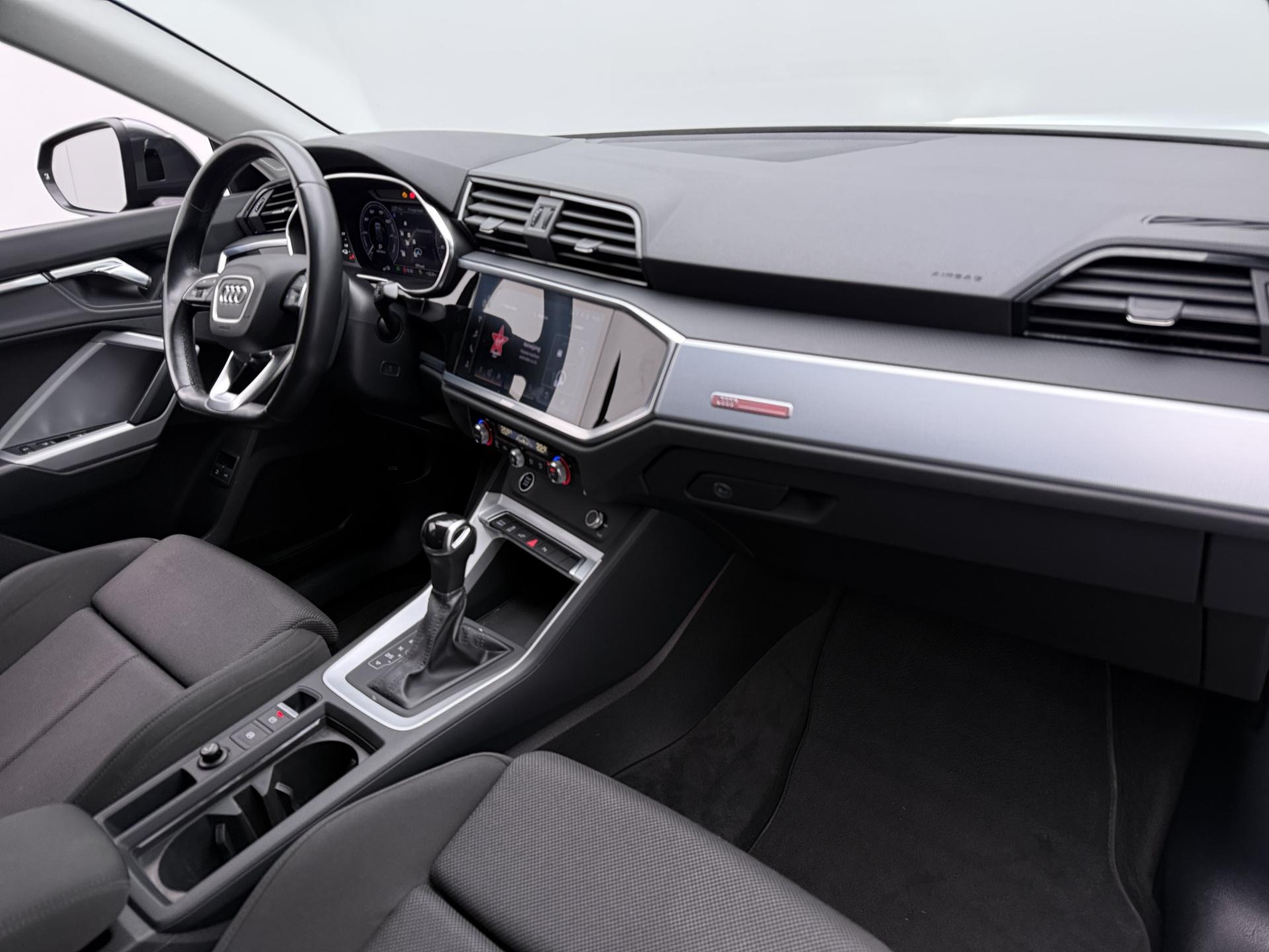 Foto van Audi Q3 E-tron