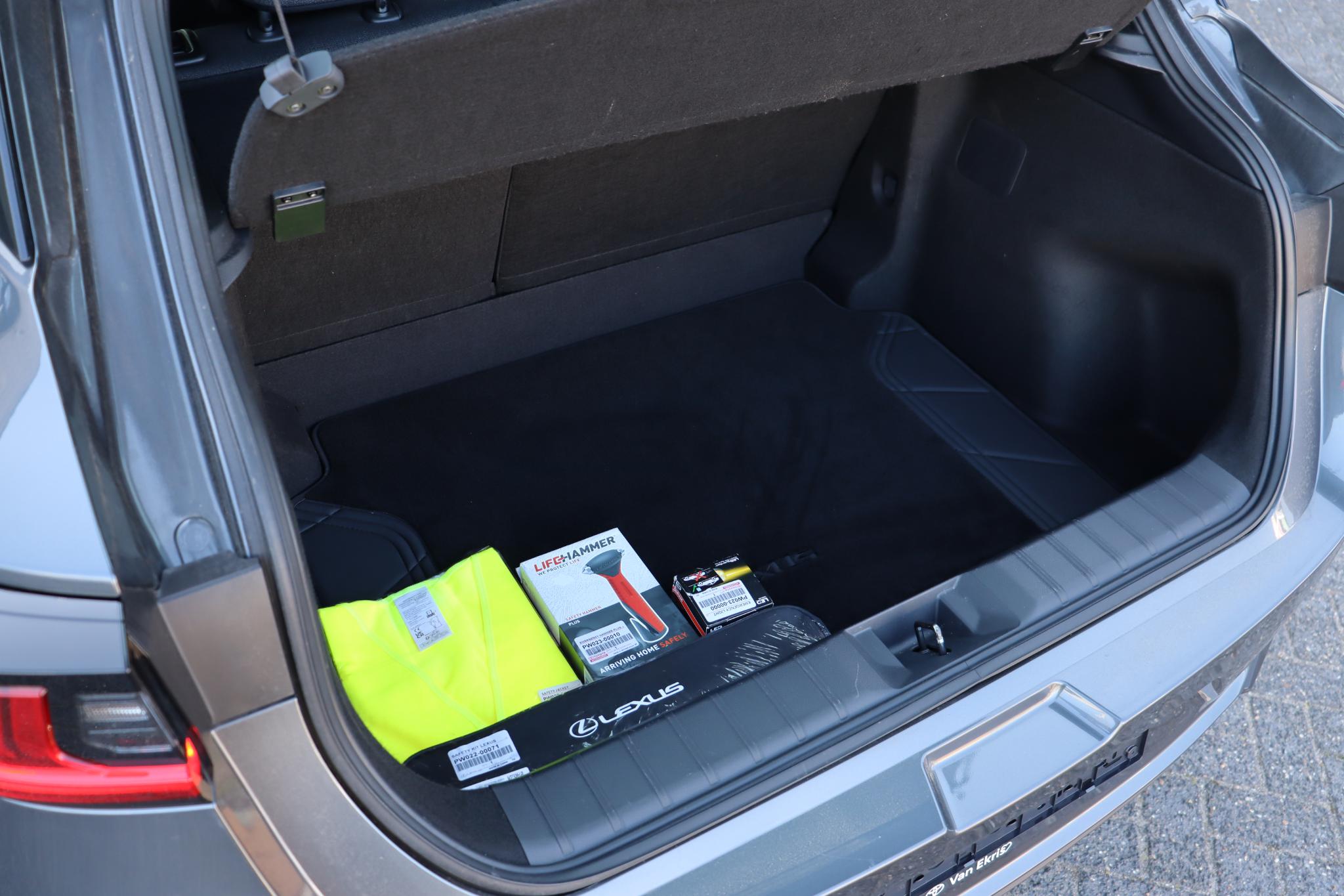 Foto van Lexus LBX