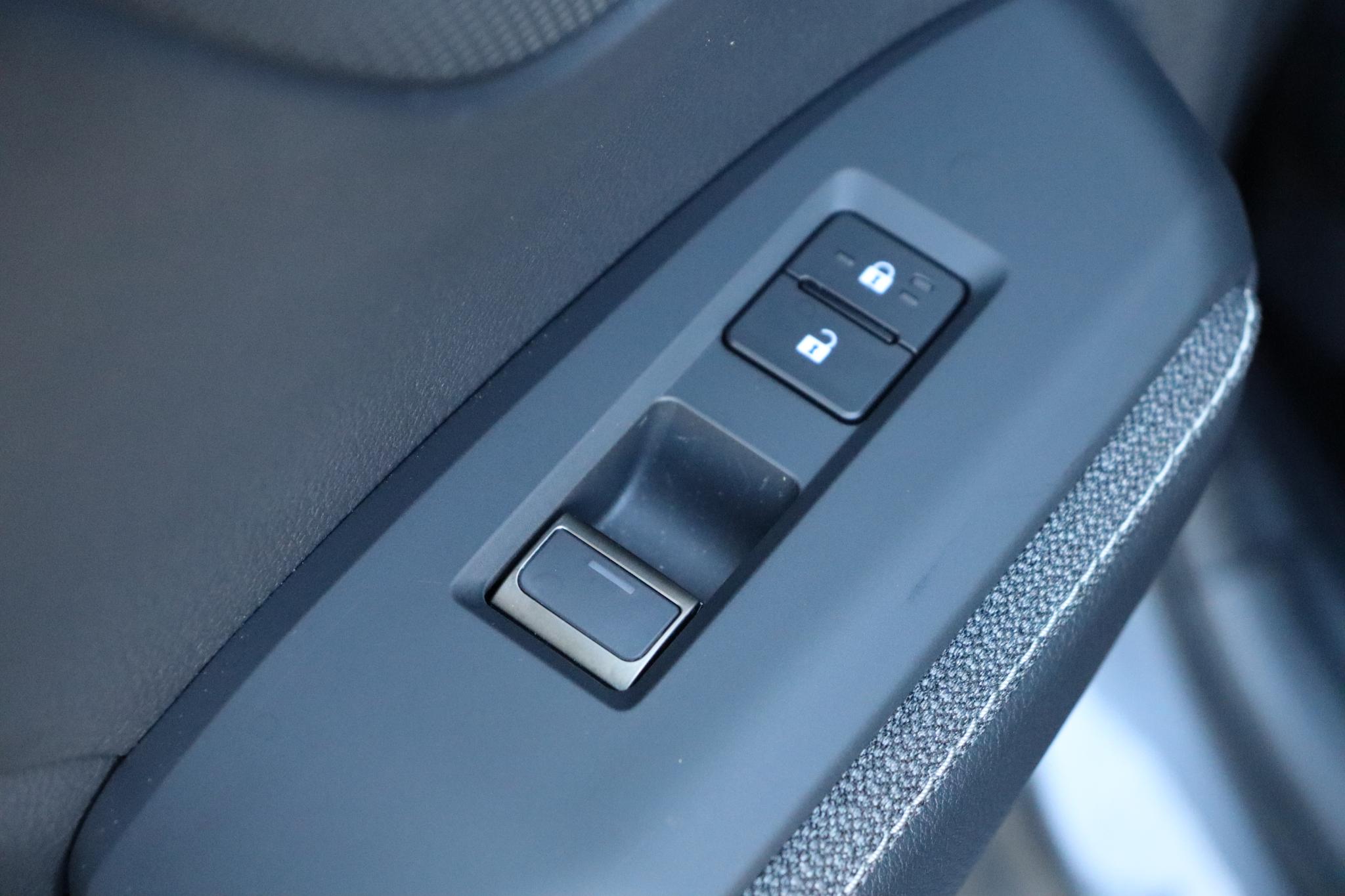 Foto van Lexus LBX