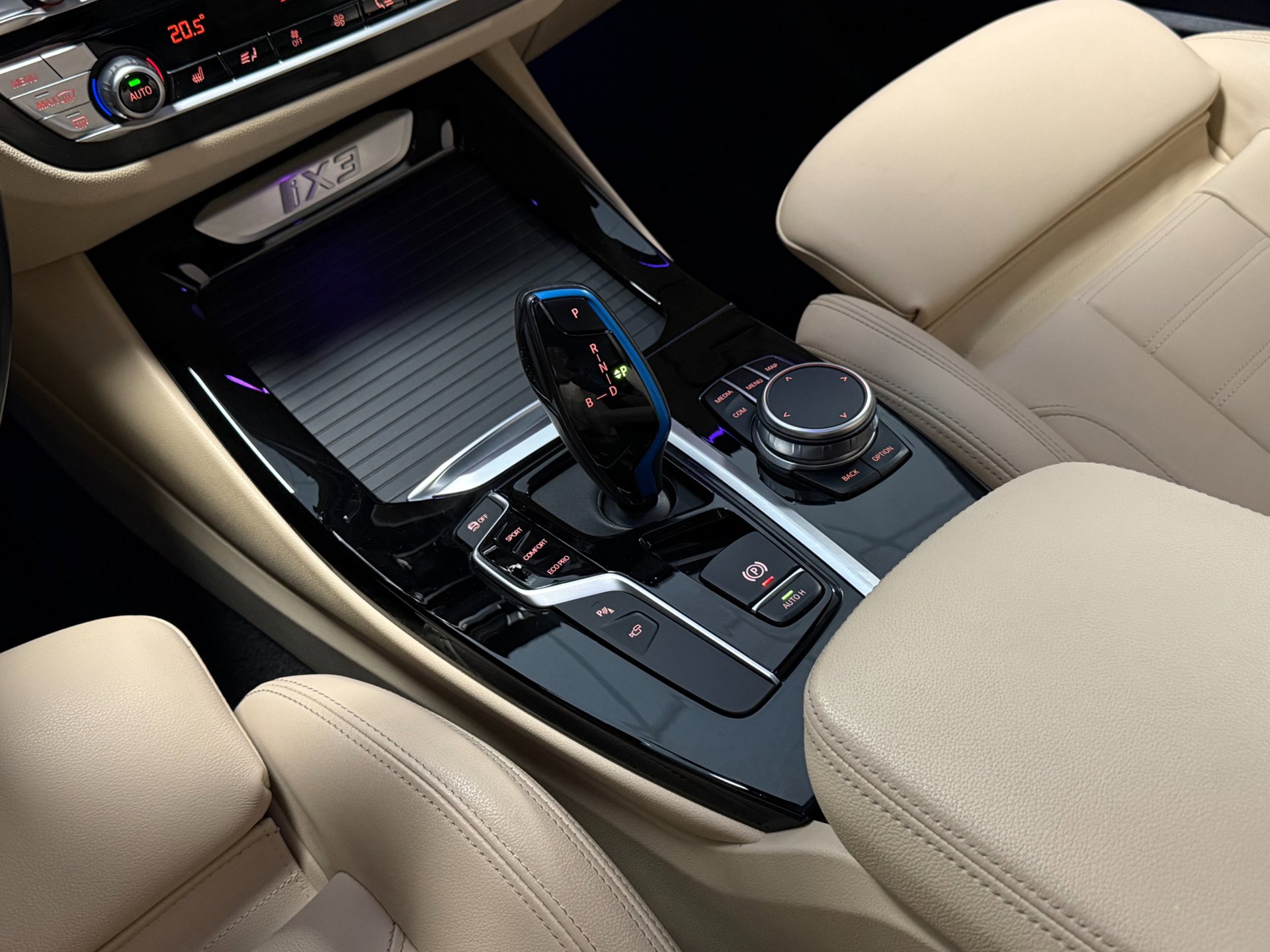 Foto van BMW Ix3