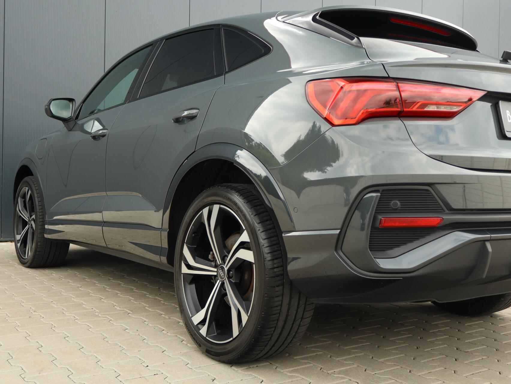 Foto van Audi Q3 Sportback E-tron