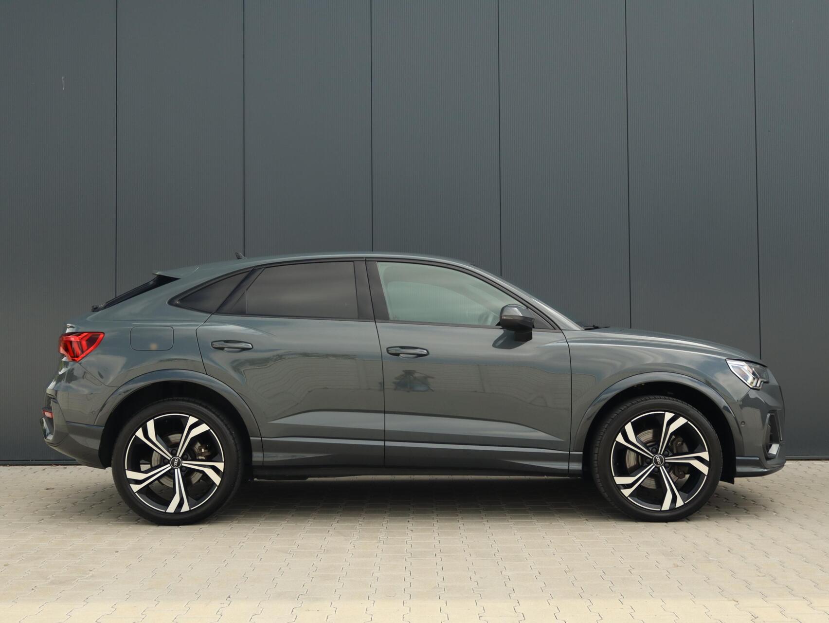 Foto van Audi Q3 Sportback E-tron
