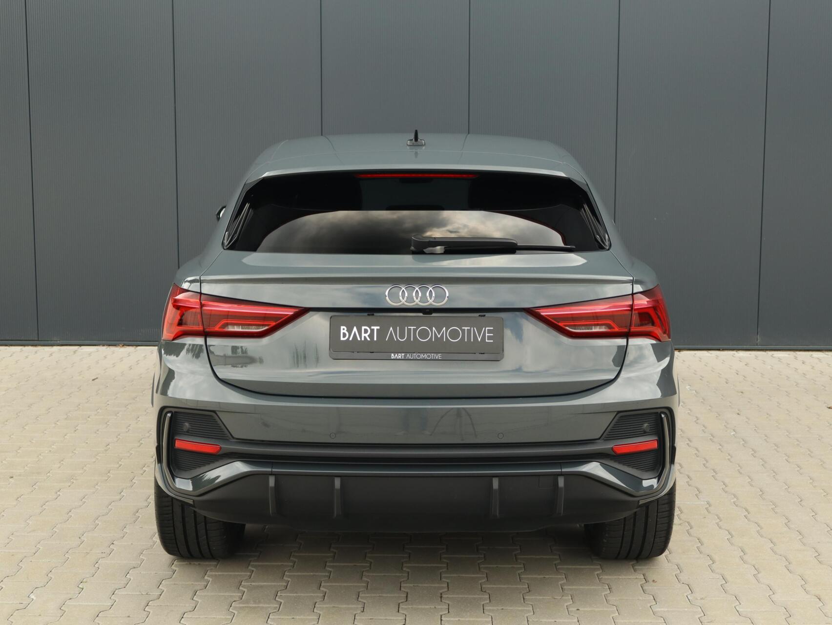 Foto van Audi Q3 Sportback E-tron