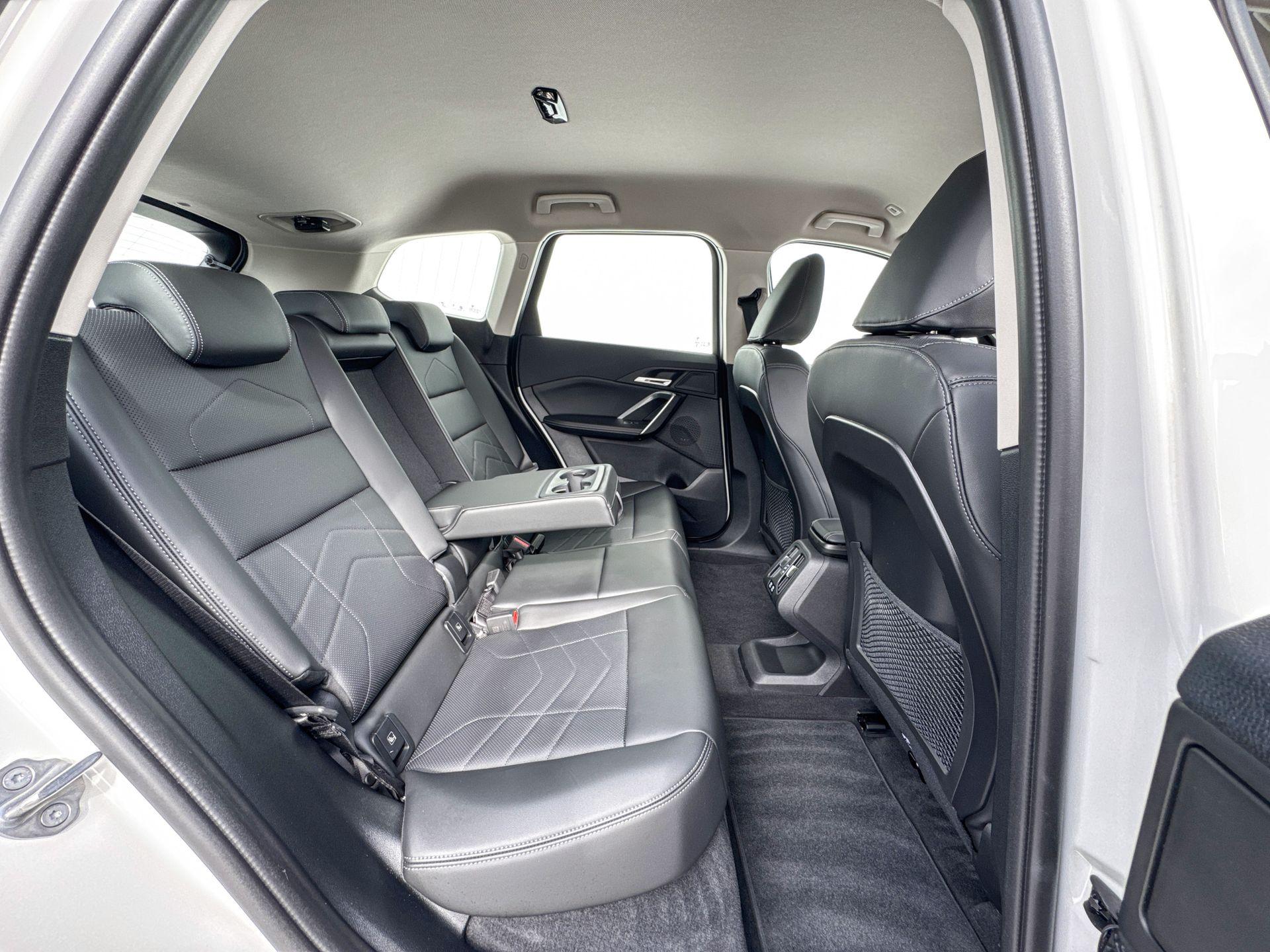 Foto van BMW Ix1