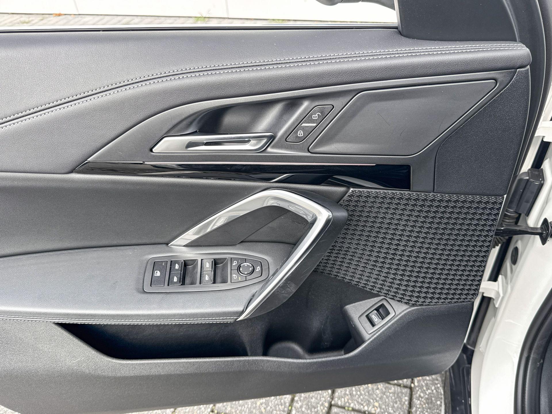 Foto van BMW Ix1
