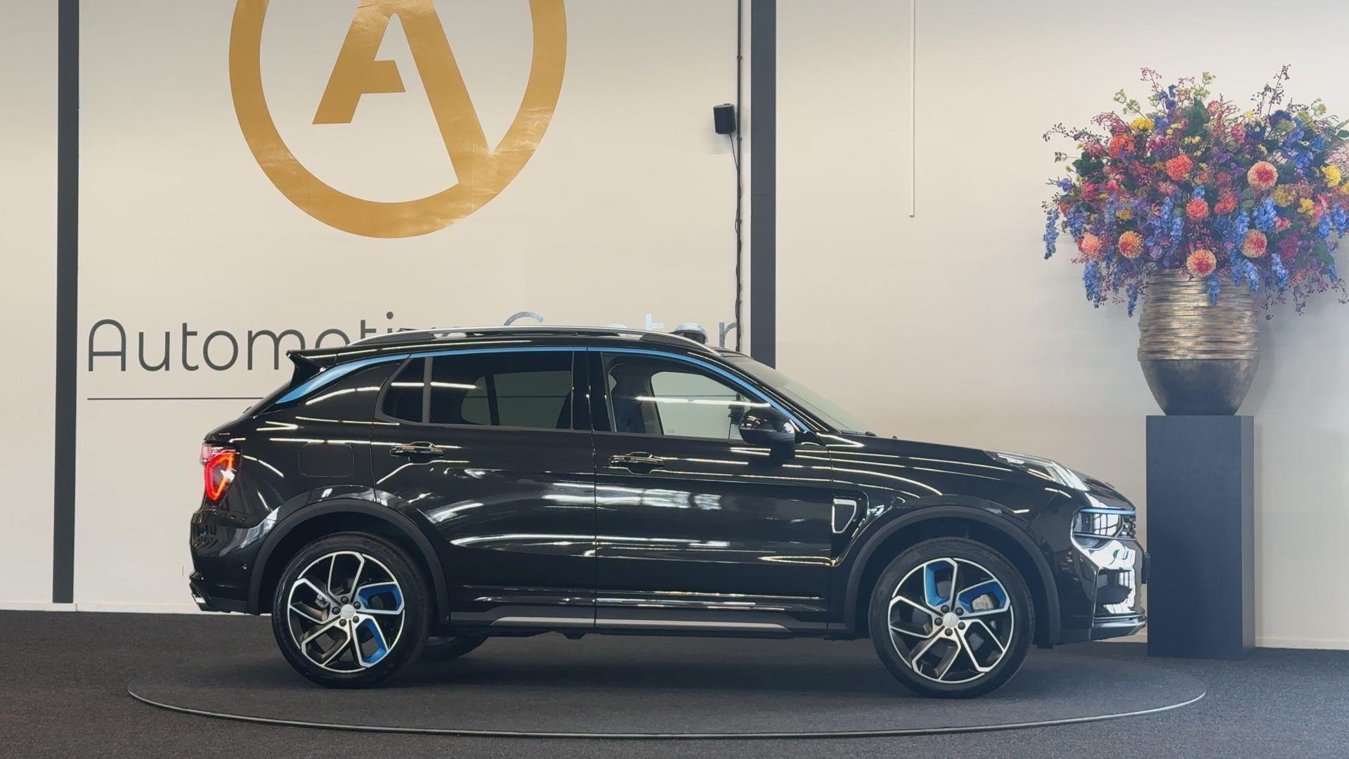 Foto van LYNK & Co 01
