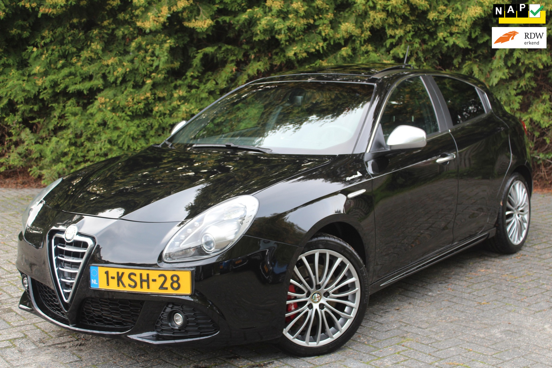 Alfa Romeo Alfa Giulietta 1.4 T Business Executive 170PK | AUTOMAAT | Climate Control | Leder | Navigatie | PDC | Cruise Control | PANO 2013 - voorkant