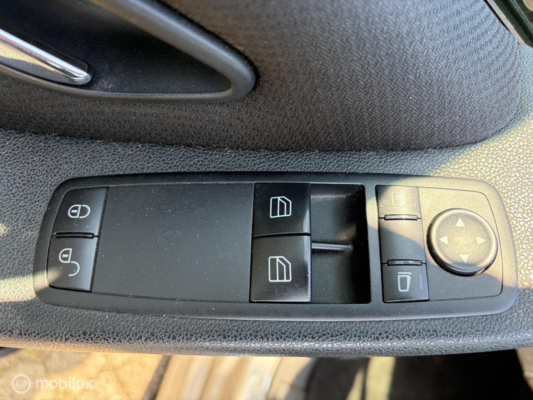 Foto van Mercedes-Benz B 200