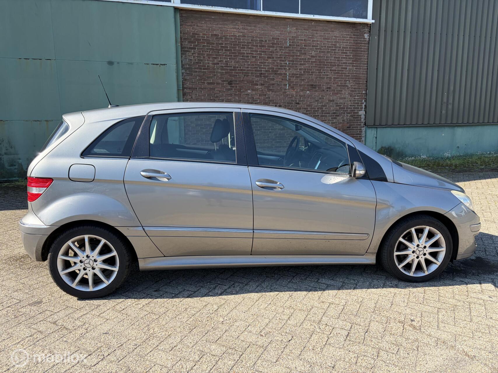 Foto van Mercedes-Benz B 200