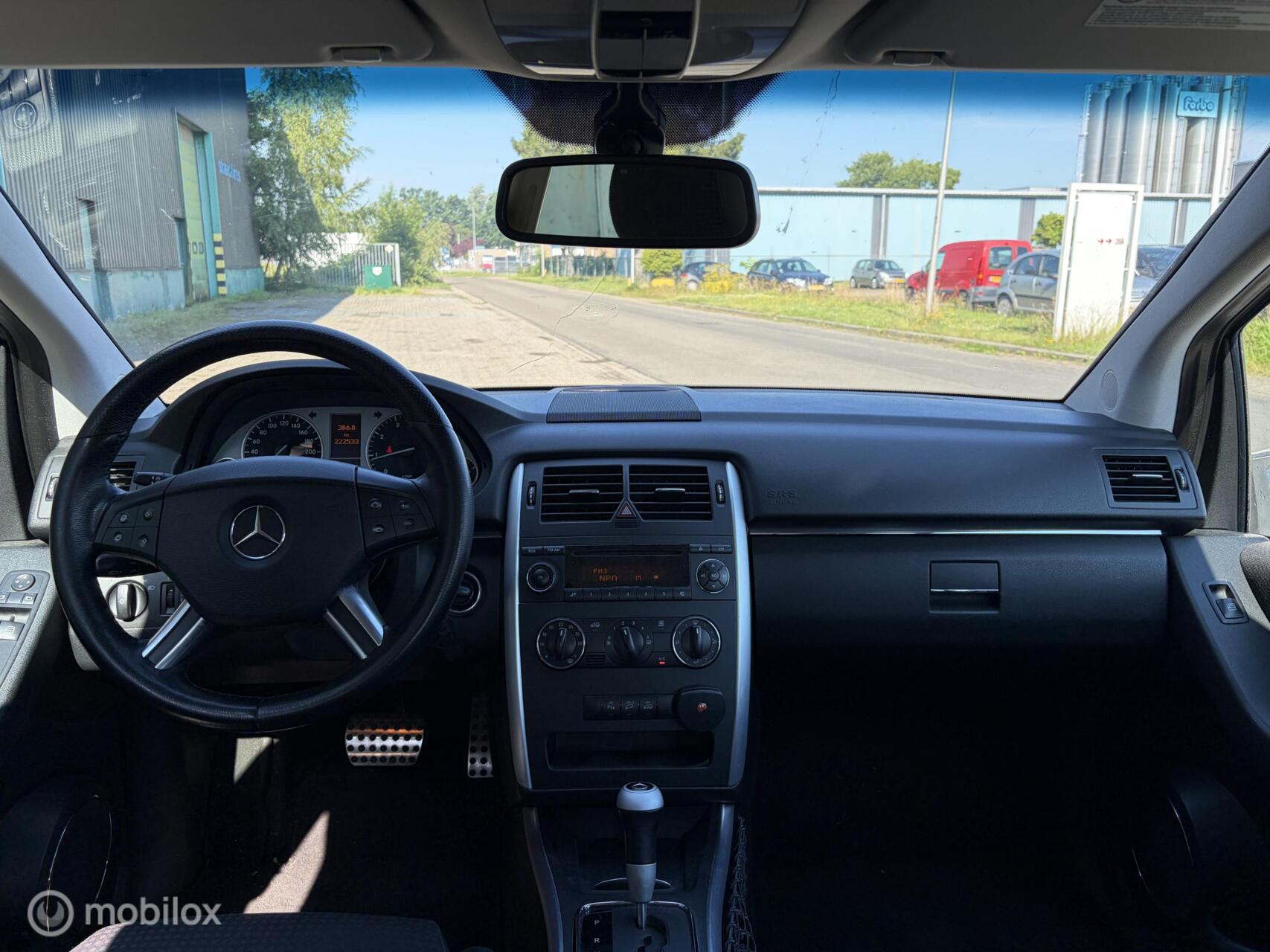 Foto van Mercedes-Benz B 200