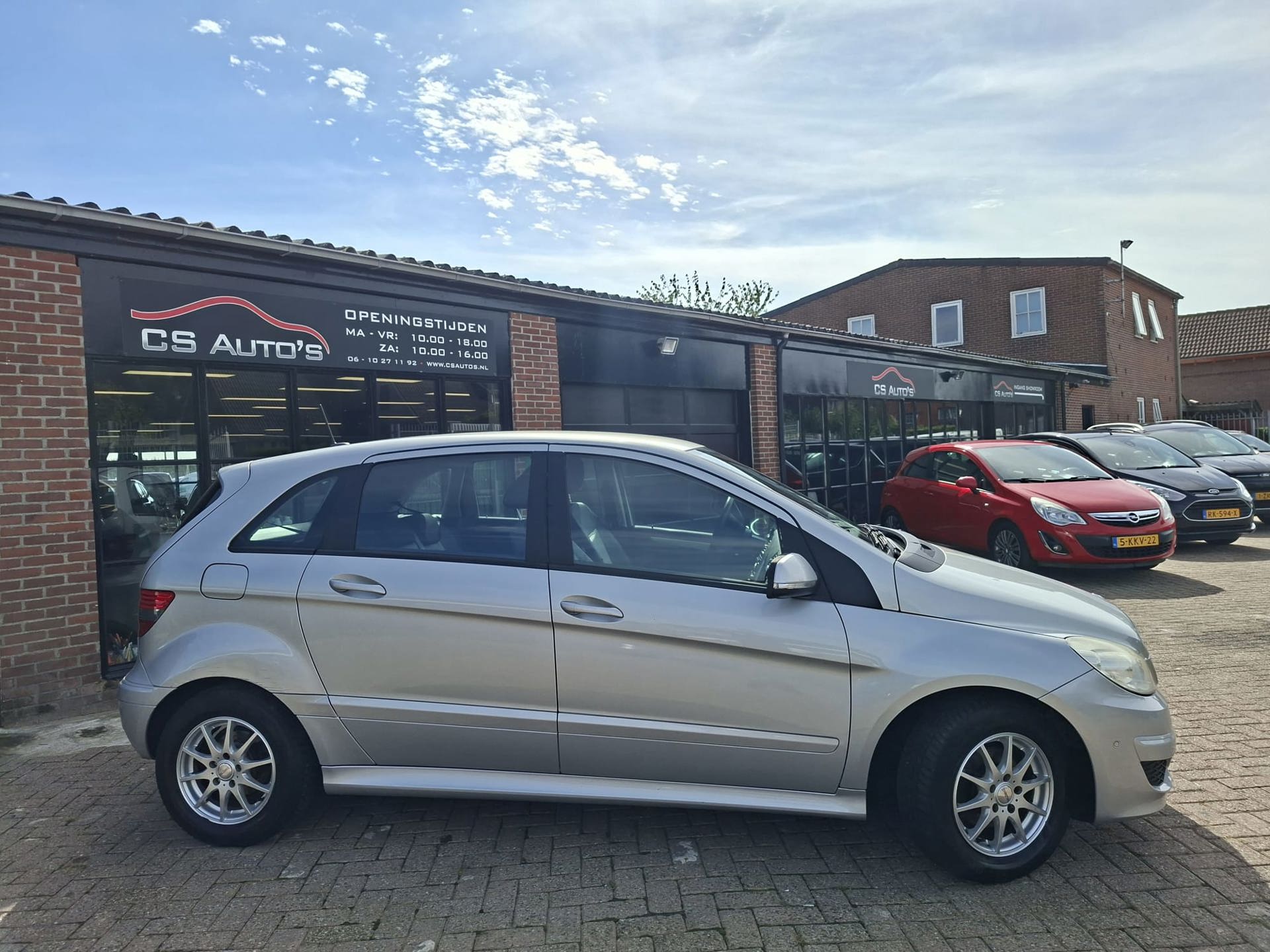 Foto van Mercedes-Benz B 180