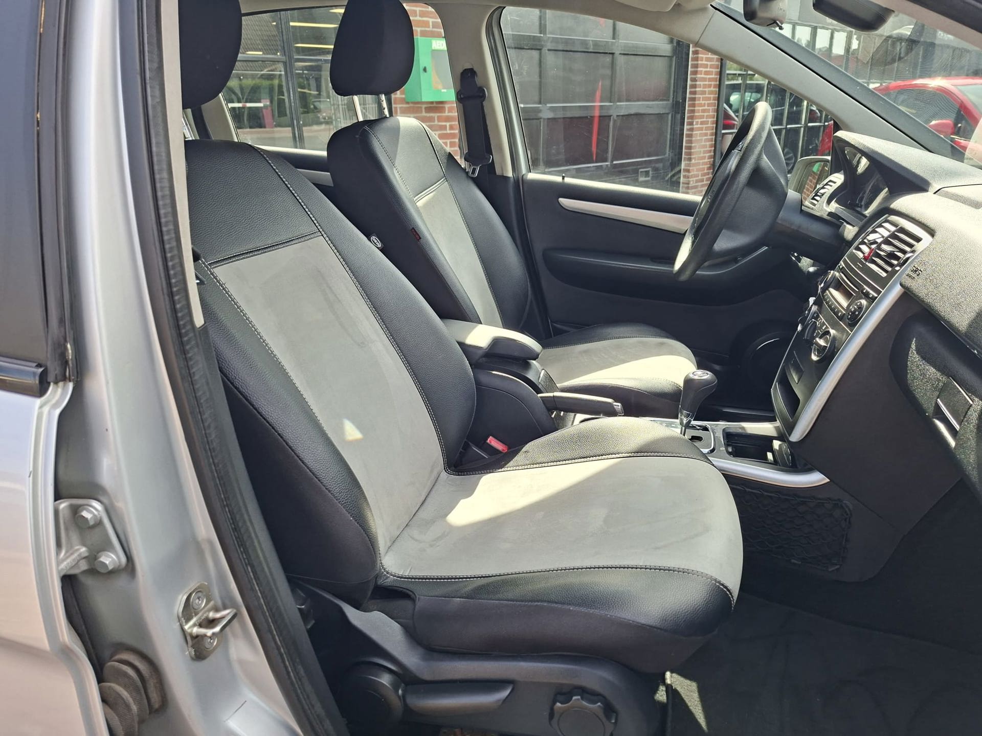 Foto van Mercedes-Benz B 180
