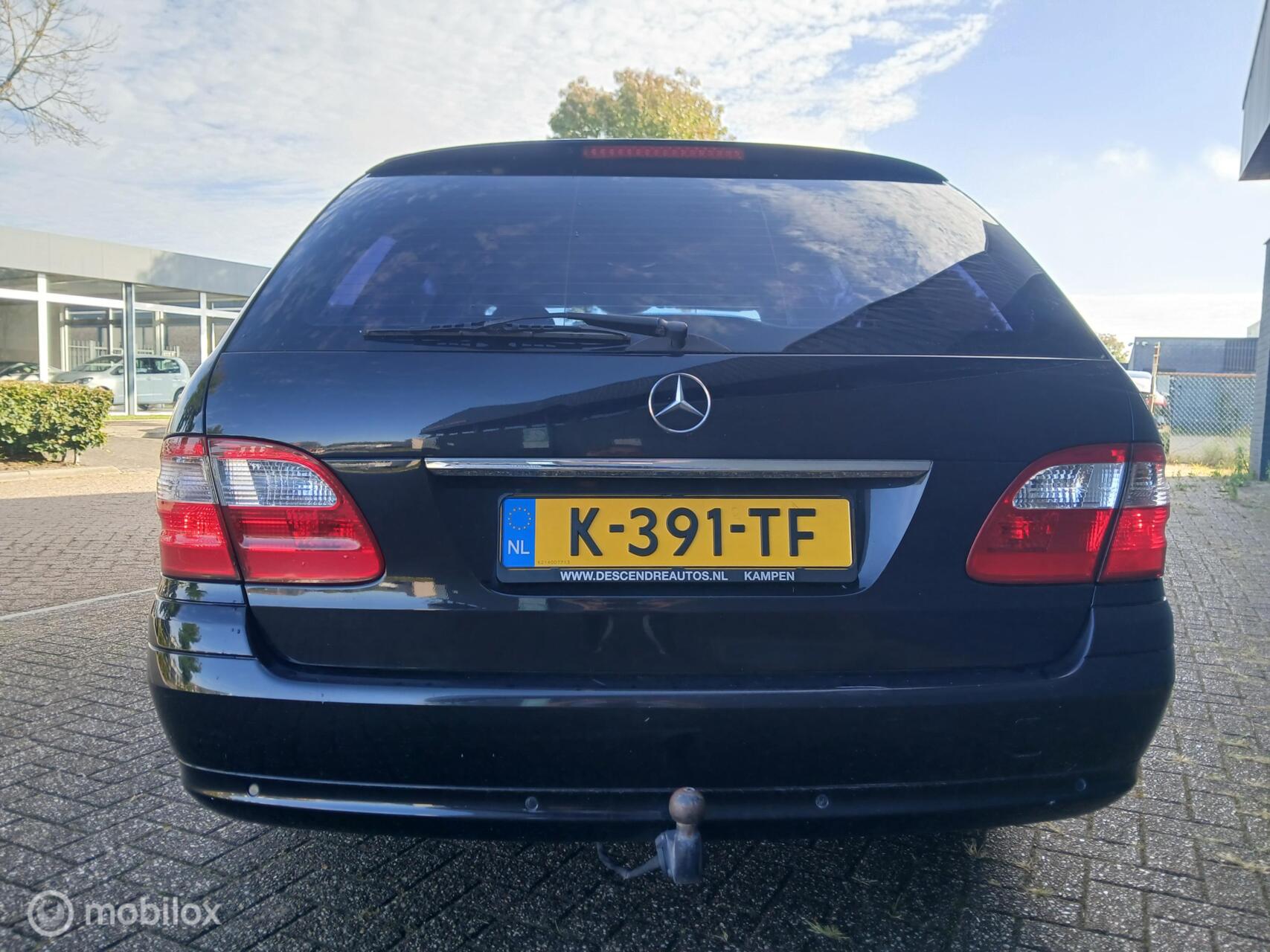 Foto van Mercedes-Benz E 200 Kompressor