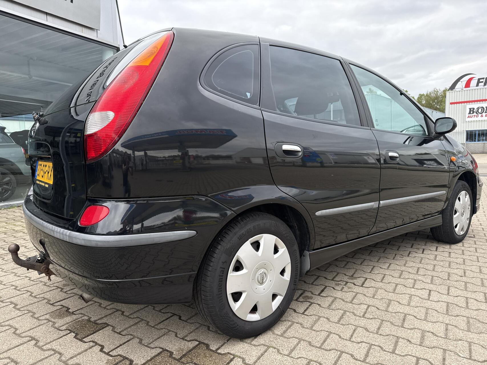 Foto van Nissan Nissan Almera Tino