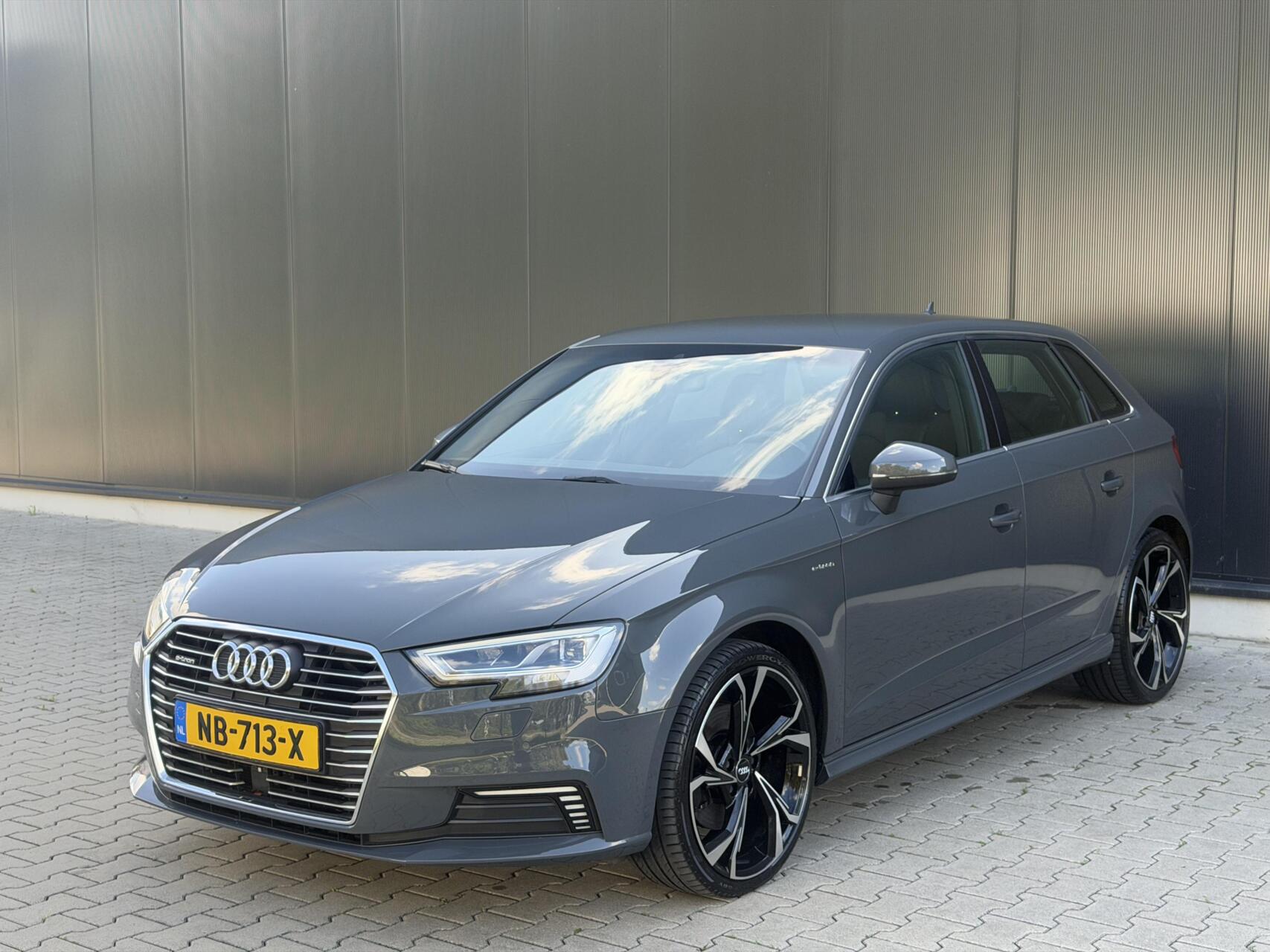 Foto van Audi A3 Sportback E-tron