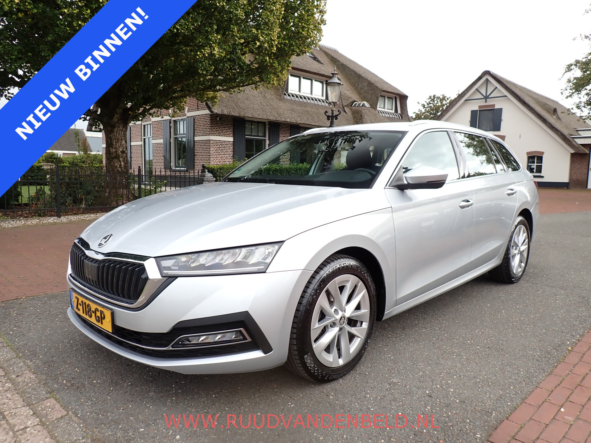 Skoda Octavia 1.5 e-TSI 2023 - voorkant