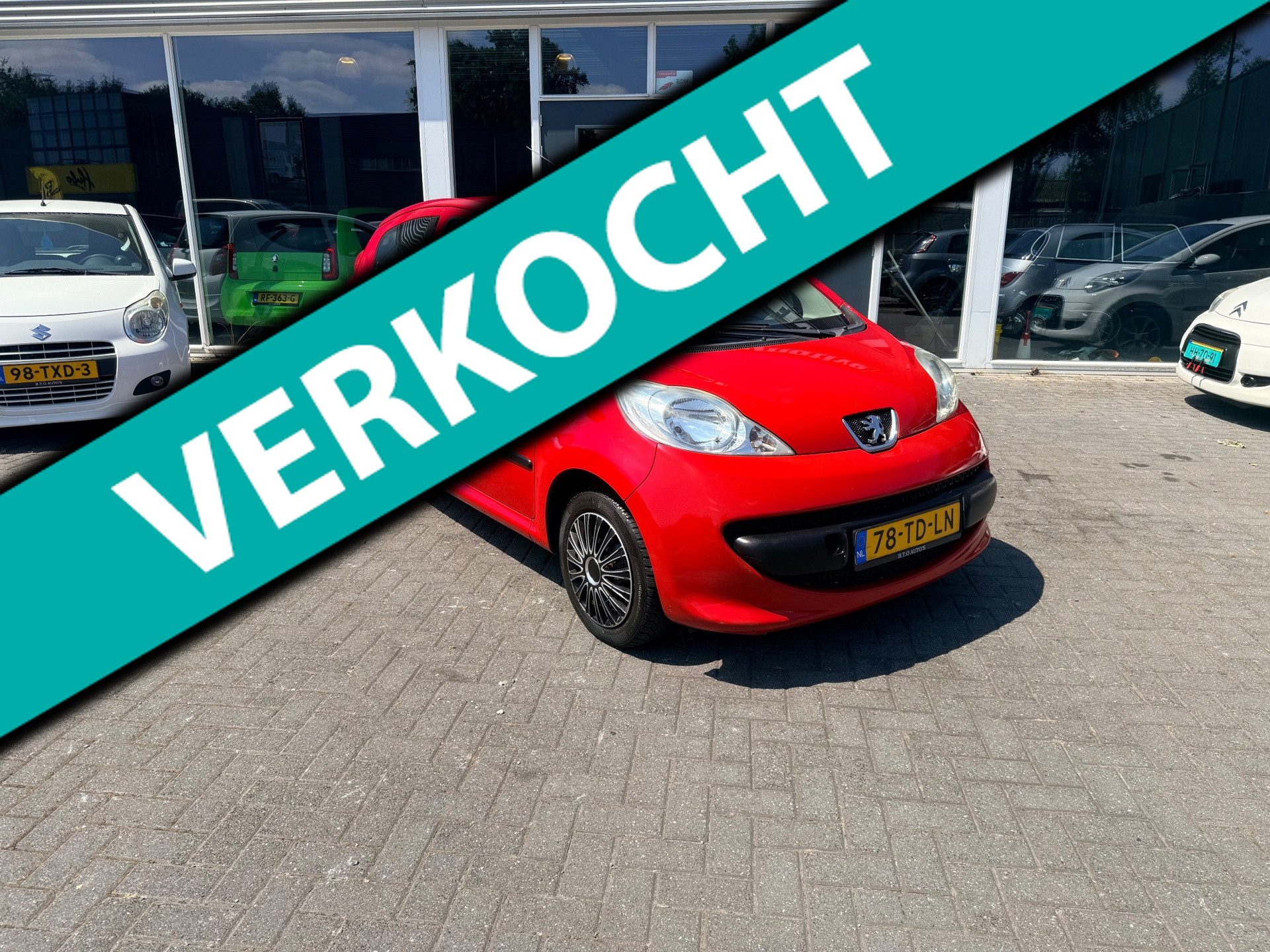 Peugeot 107 1.0-12V XS 2006 - voorkant