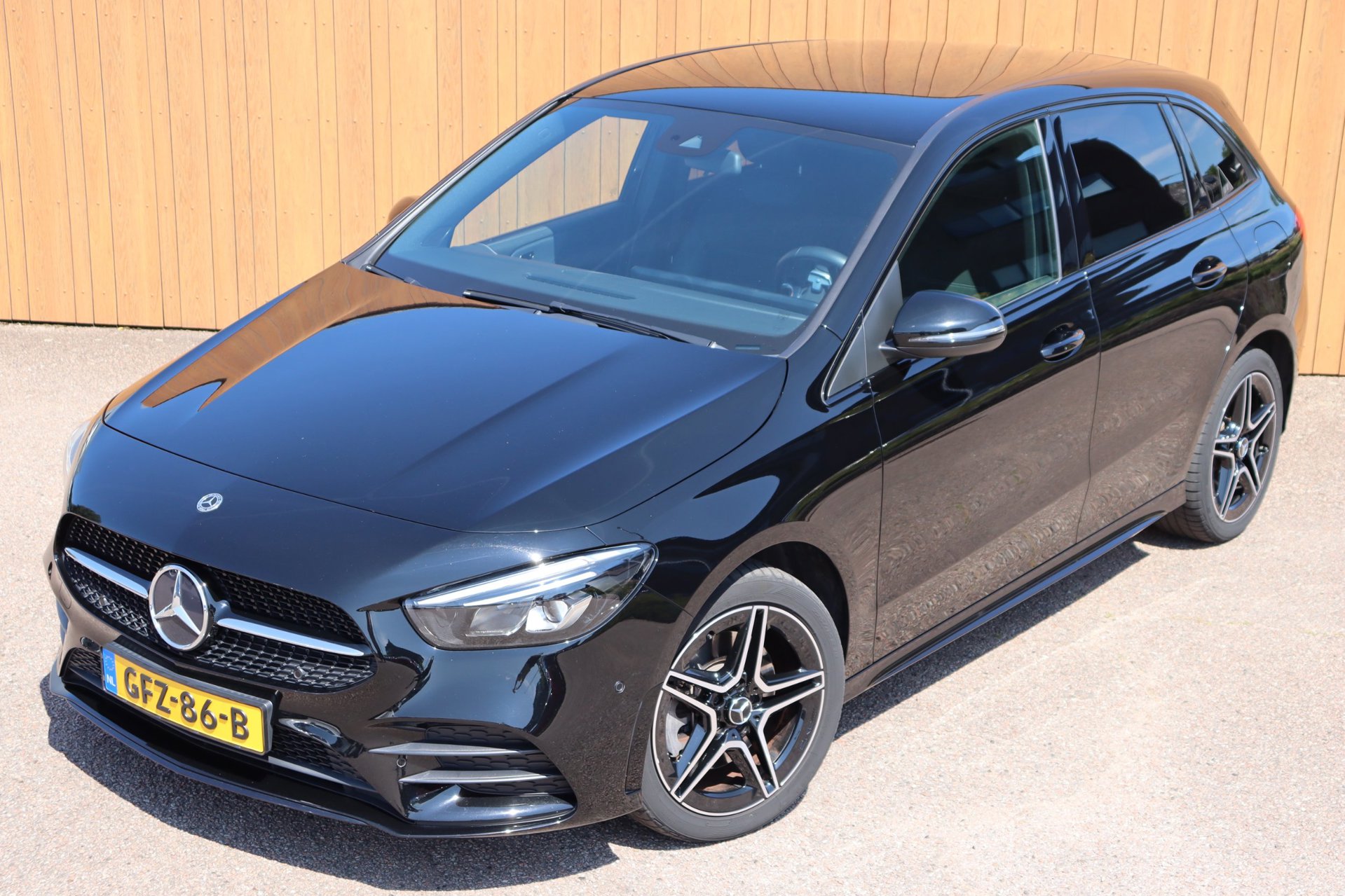 Foto van Mercedes-Benz B 250 E