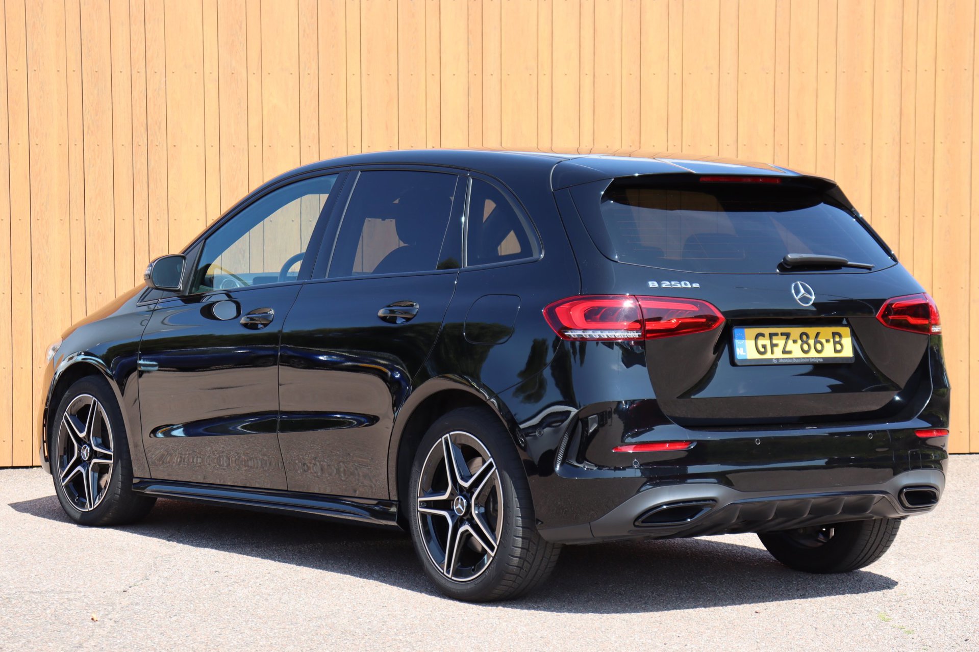 Foto van Mercedes-Benz B 250 E