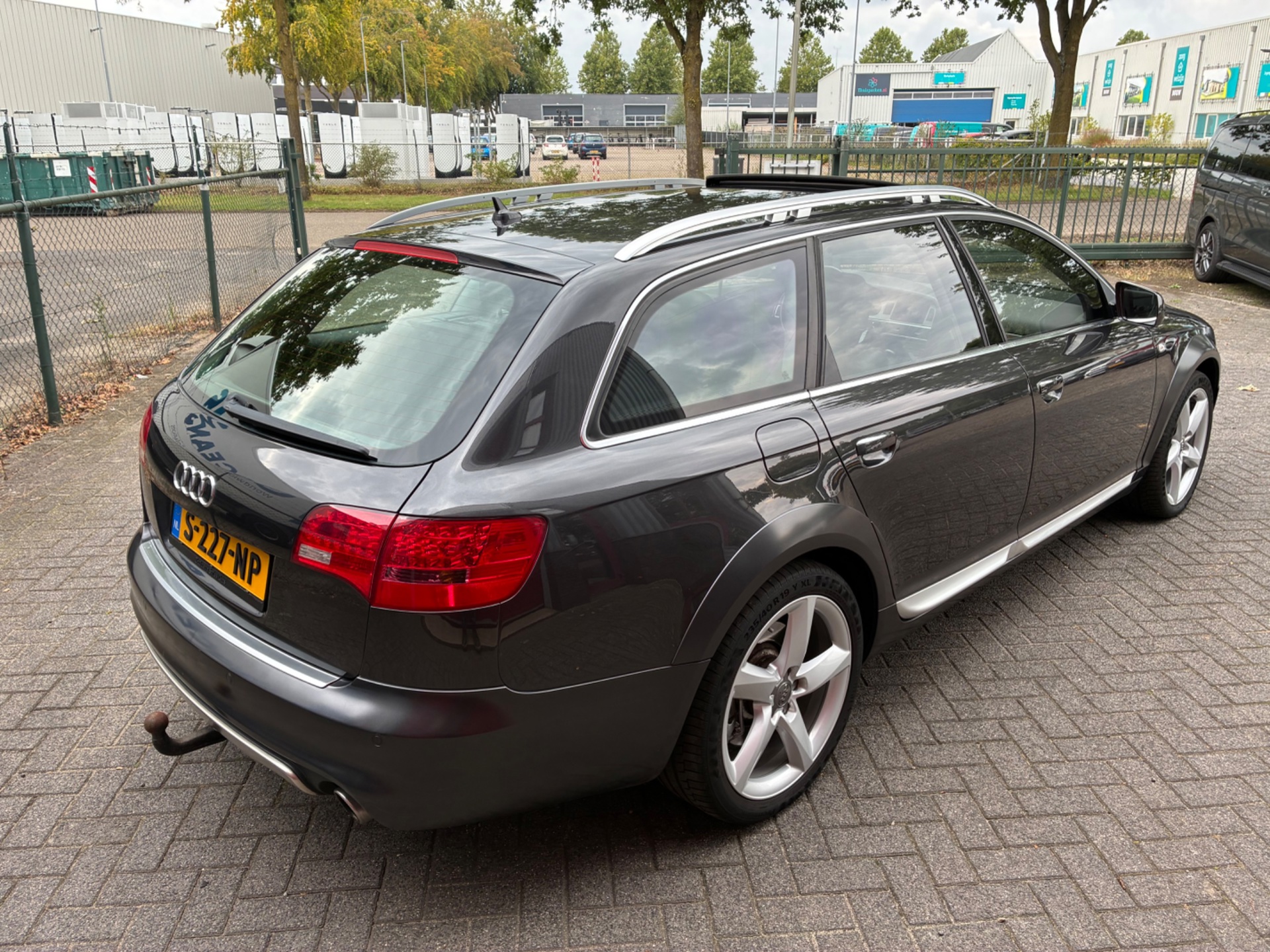 Foto van Audi A6 Allroad Quattro 4,2 V8