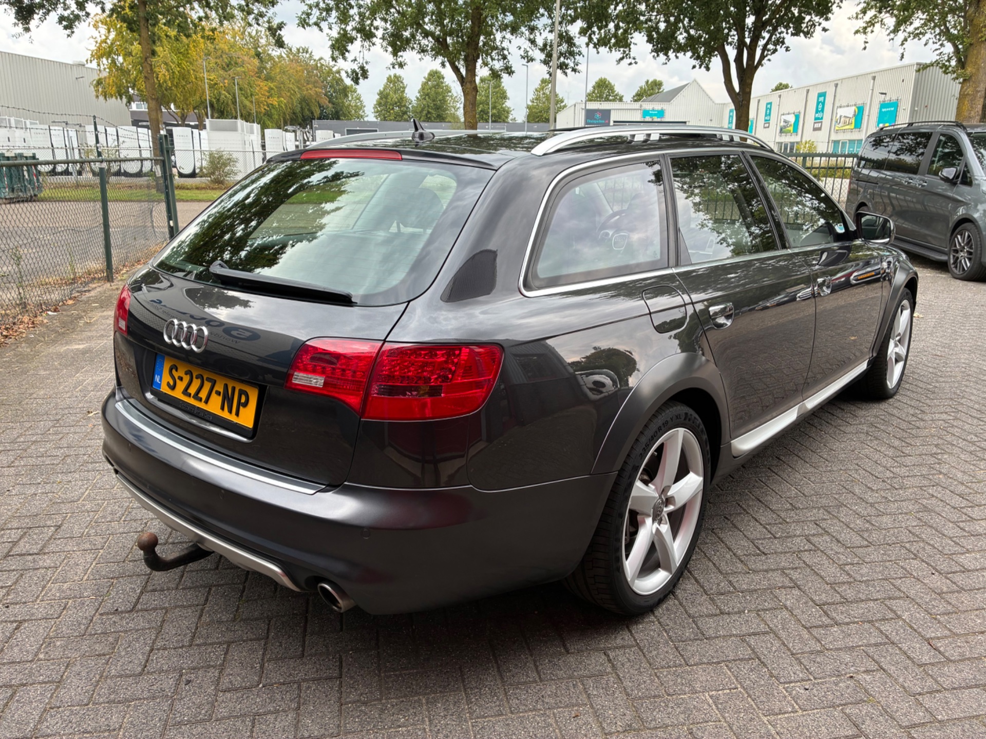 Foto van Audi A6 Allroad Quattro 4,2 V8