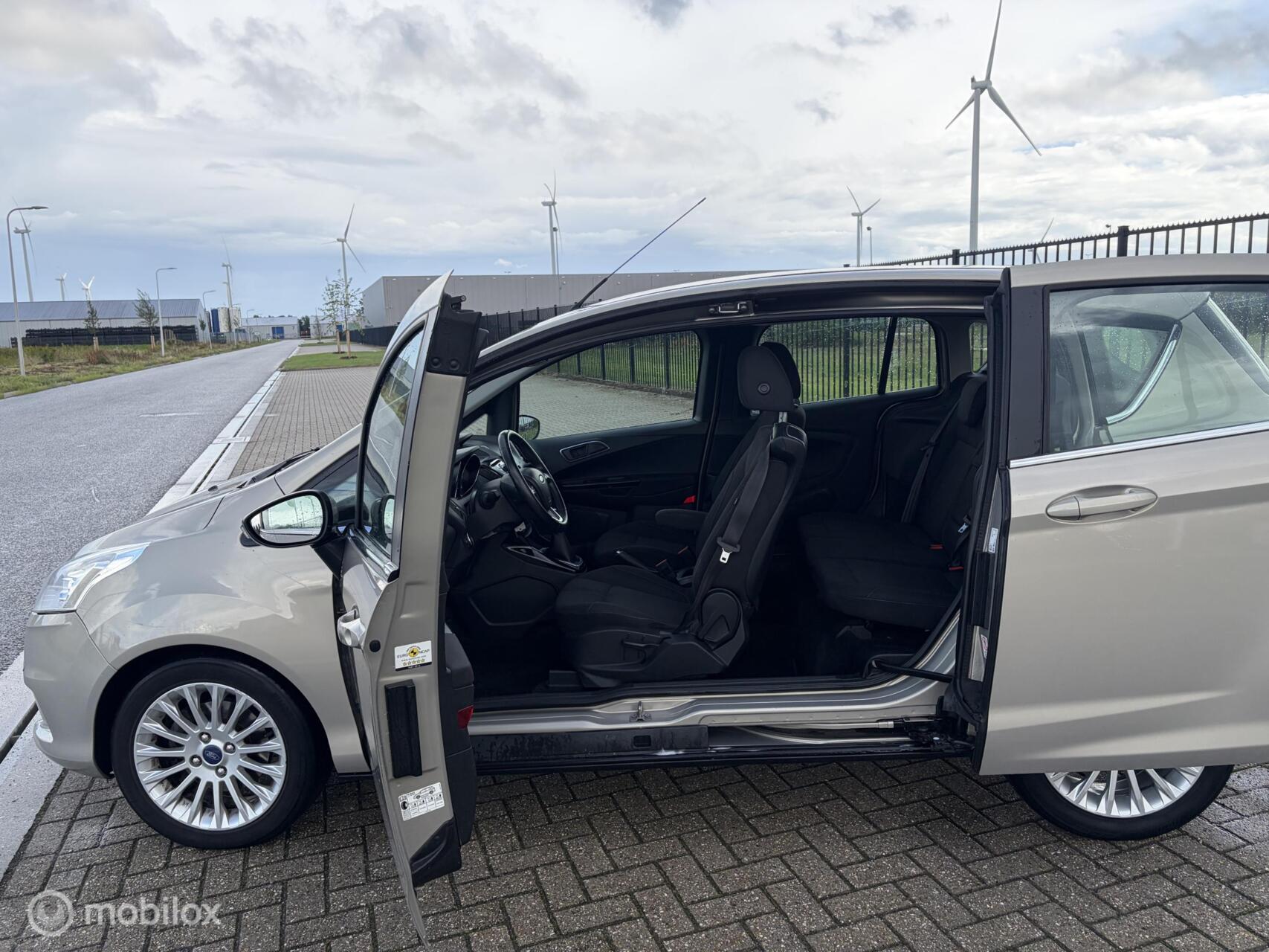 Foto van Ford B-max