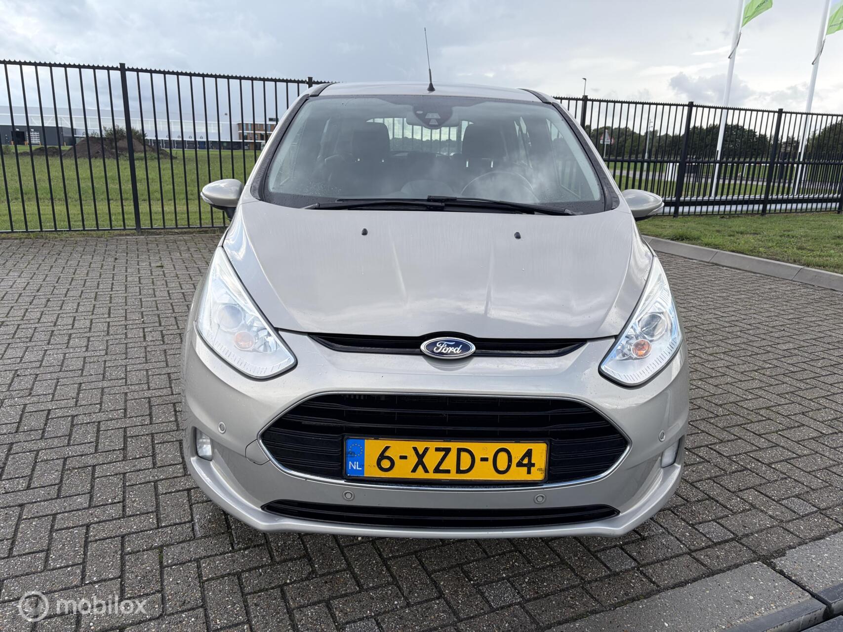 Foto van Ford B-max