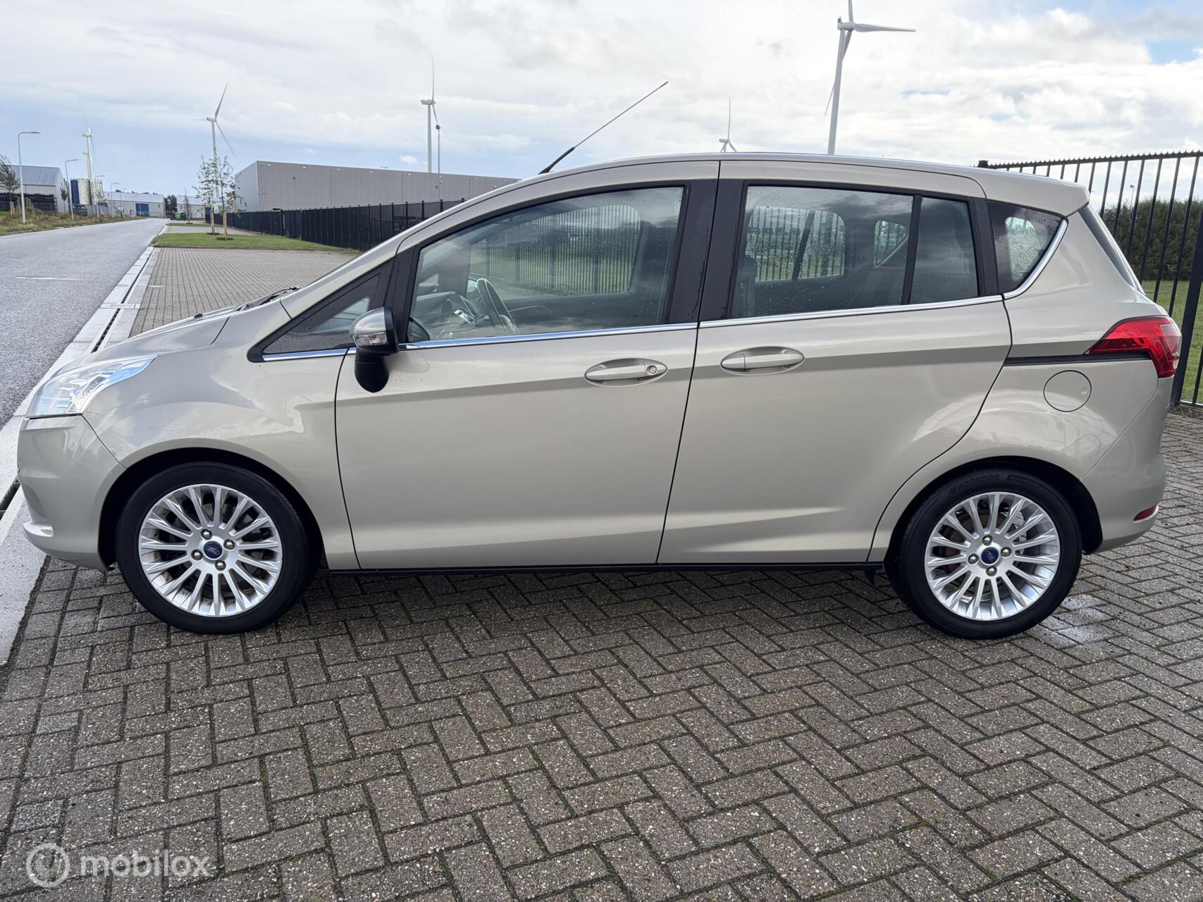 Foto van Ford B-max
