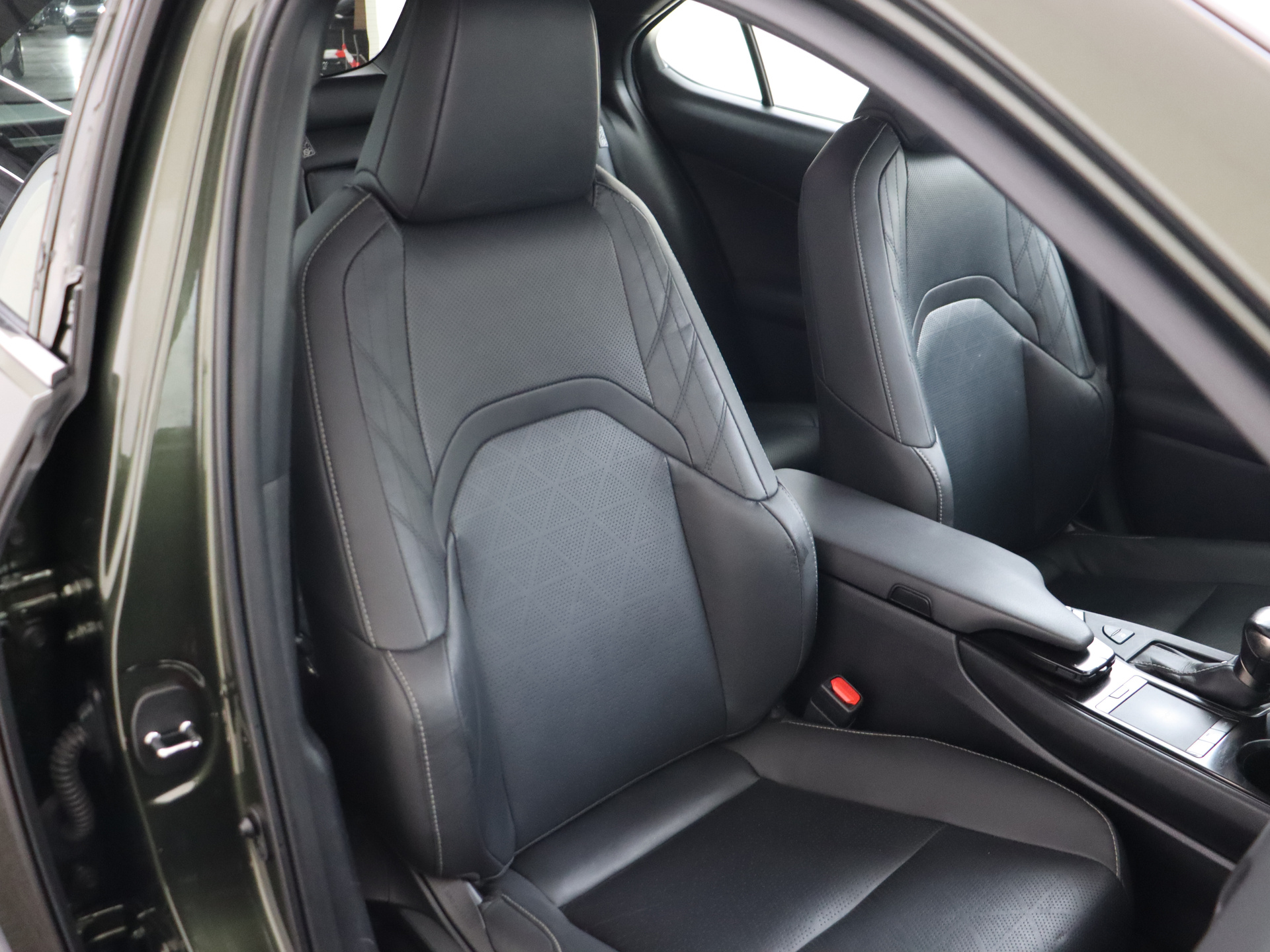 Foto van Lexus Lexus Ux250h