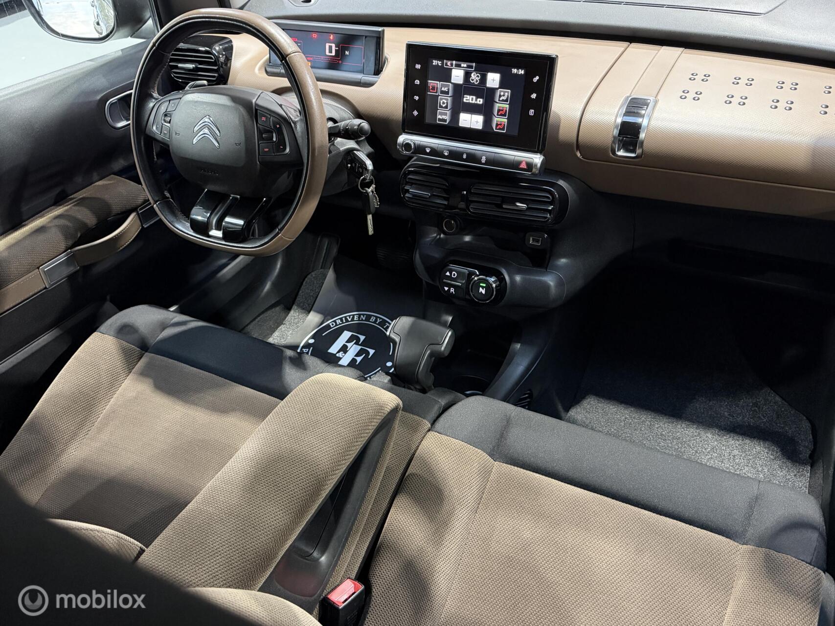 Foto van Citroen C4 Cactus