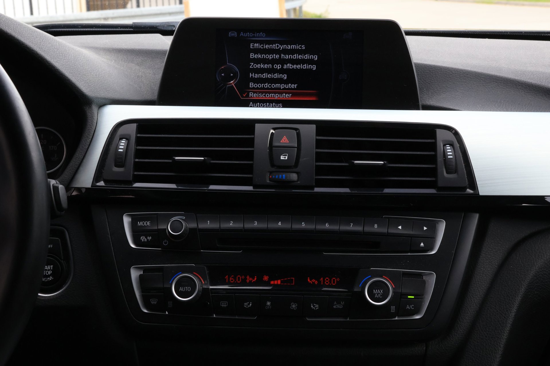 Foto van BMW 320i