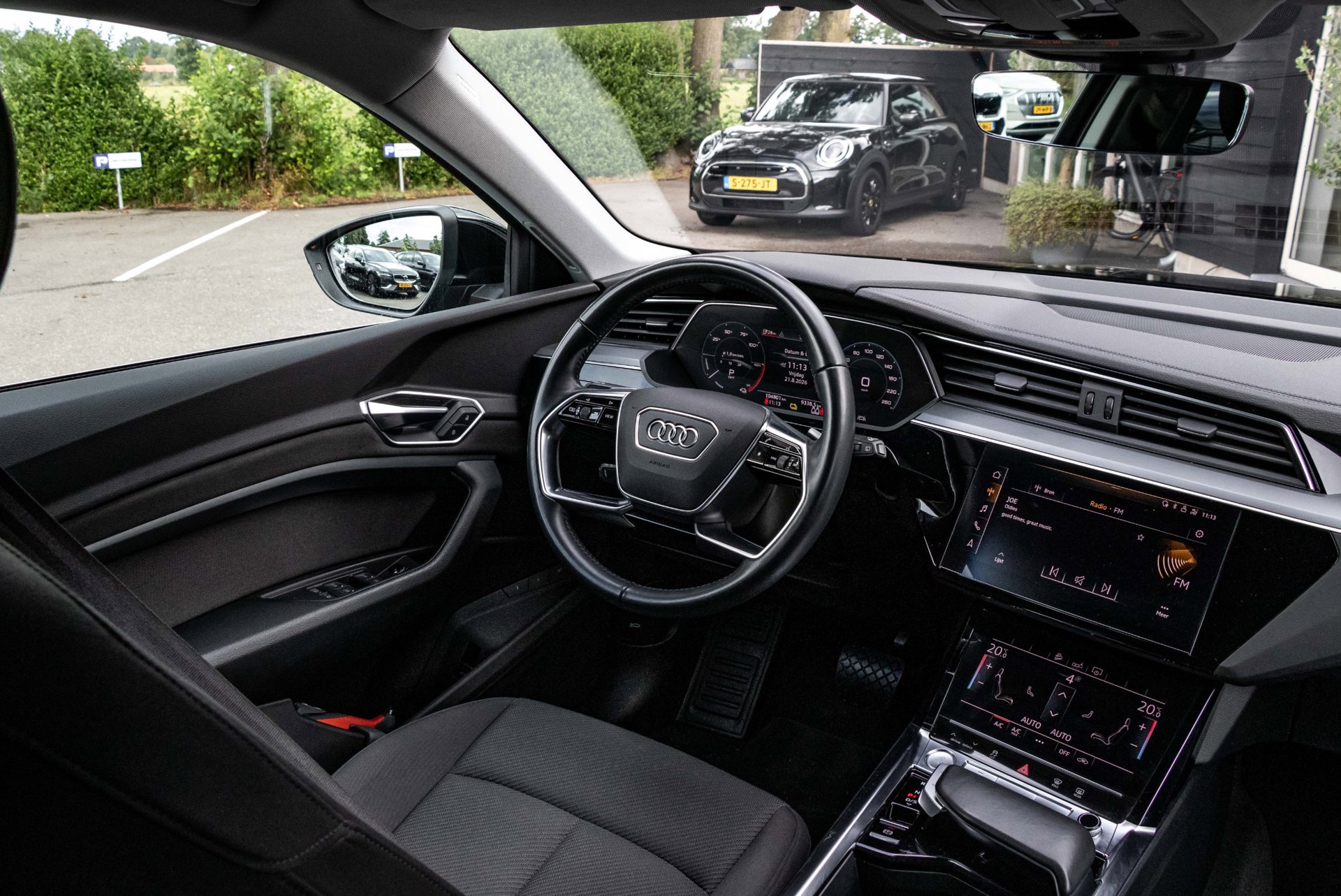 Foto van Audi E-tron