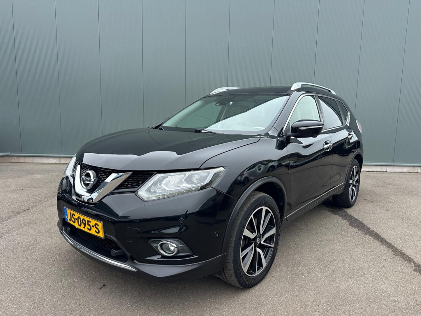 Nissan X-trail 1.6 DIG-T Tekna 7p. 2016 - voorkant