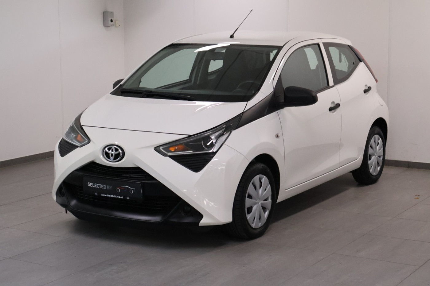 Toyota Toyota Aygo 1.0 VVT-i x-fun | Airco! 2020 - voorkant