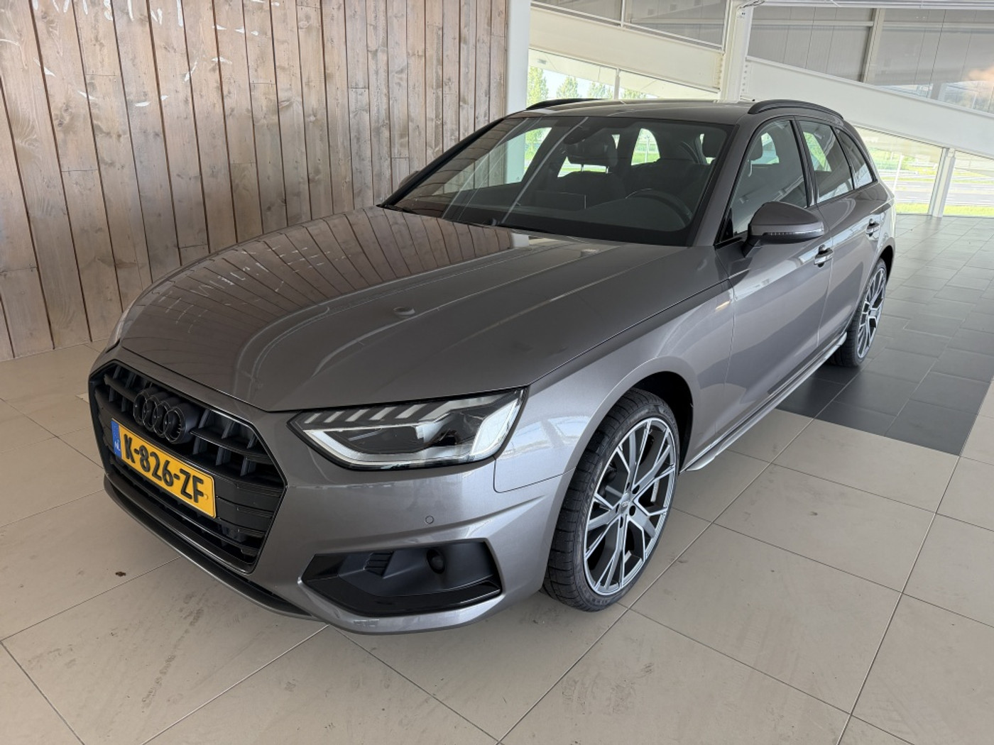 Audi A4 Avant 35 TFSI Business Edition 2021 - voorkant