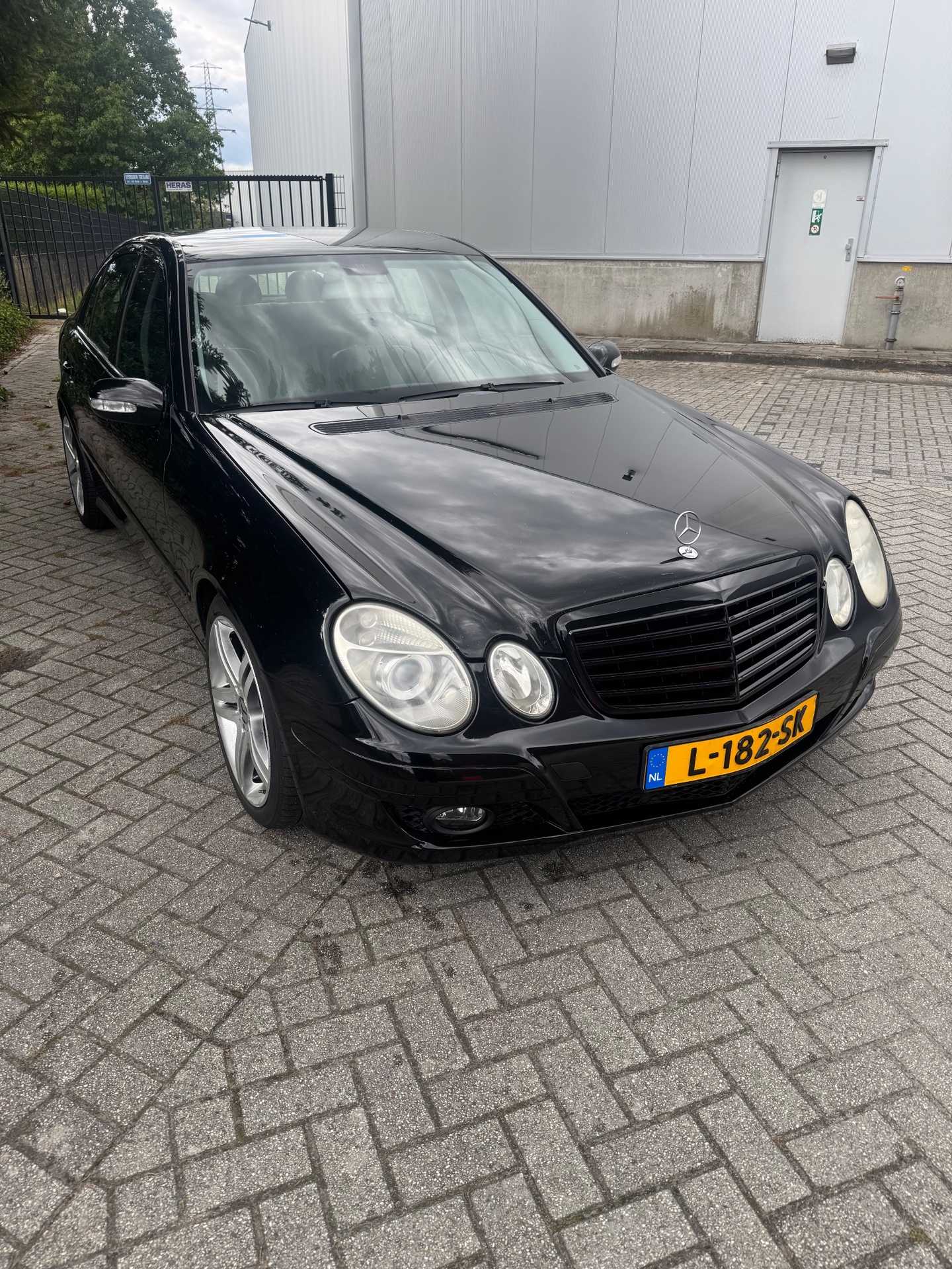 Foto van Mercedes-Benz E 280