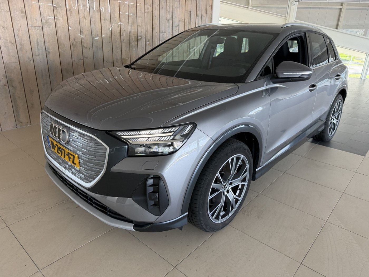 Audi Q4 40 E-tron 40 Launch edition Advanced  77 kWh 2021 - voorkant