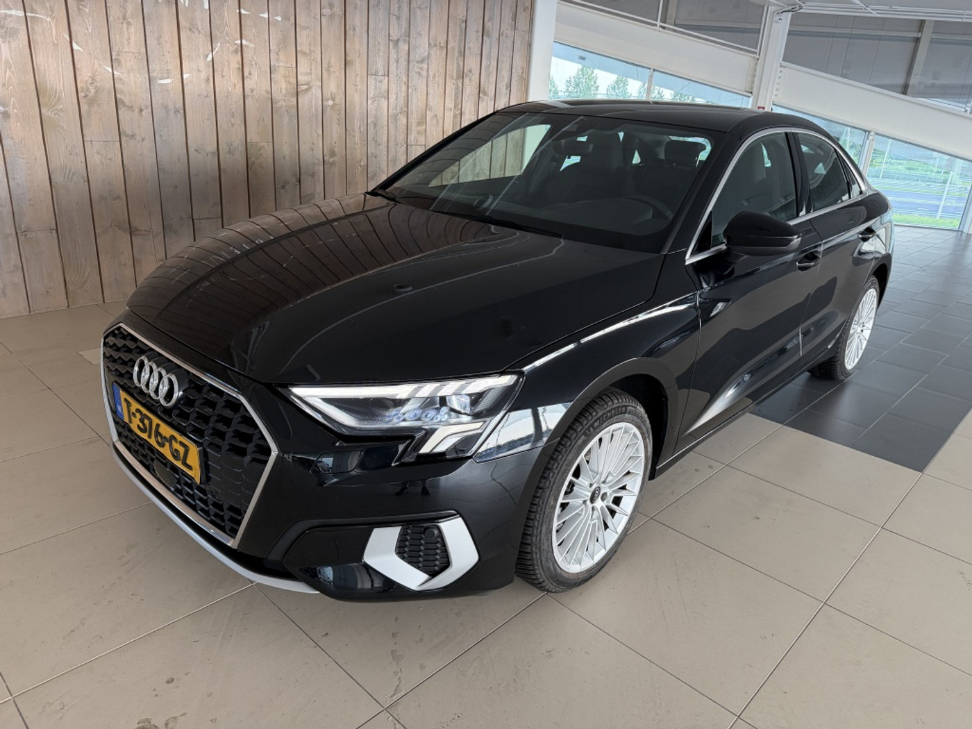Audi A3 Limousine 30 TFSI Advanced edition 2023 - voorkant