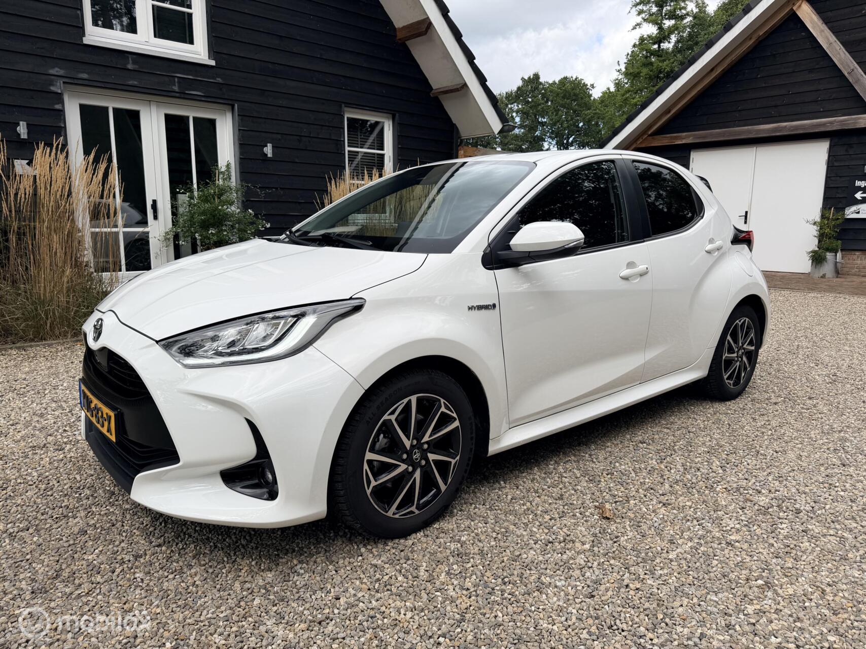 Toyota Toyota Yaris 1.5 Hybrid Comfort 2021 - voorkant