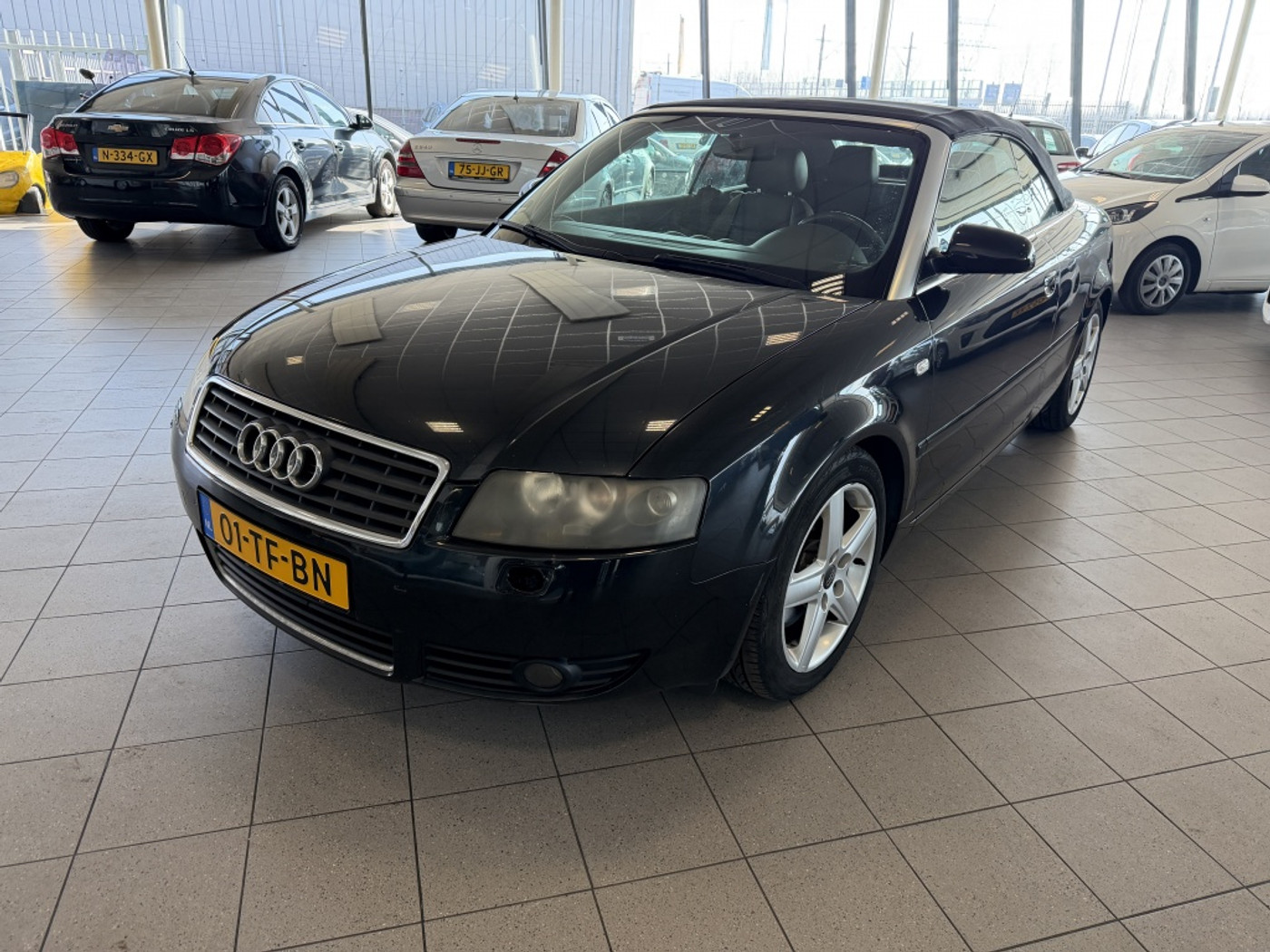 Audi A4 Cabriolet 2.4 V6 Exclusive 2002 - voorkant