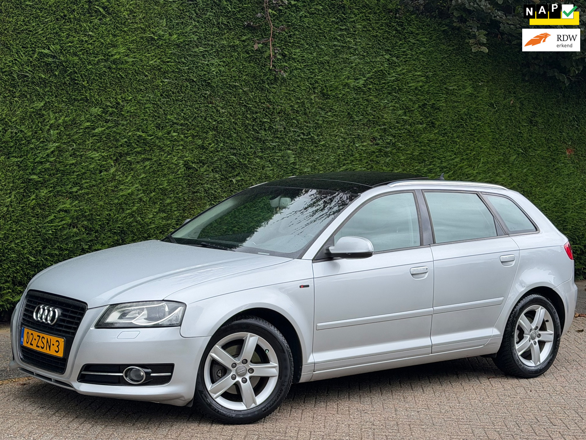 Audi A3 Sportback 1.2 TFSI Attraction RIJDGOED/PANO/XENON/APK 2013 - voorkant