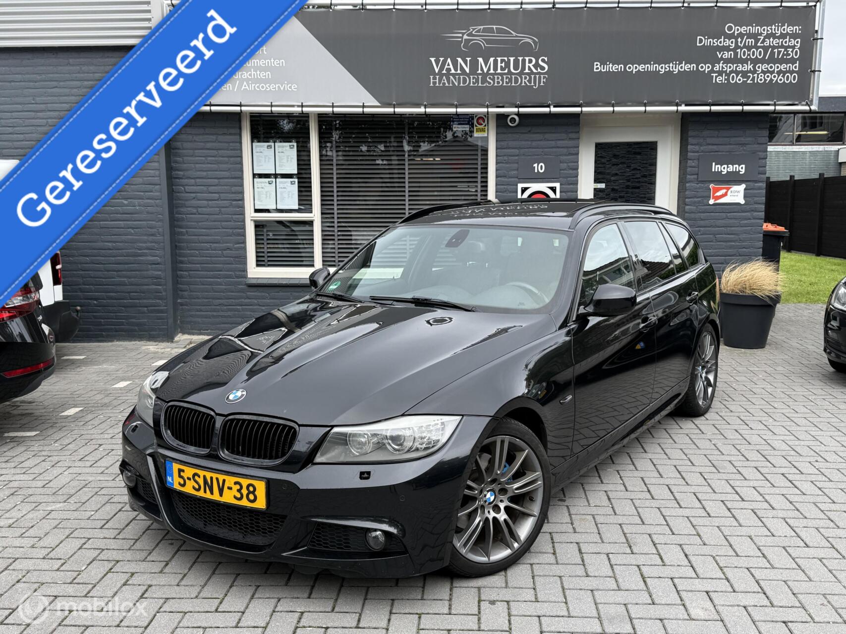 BMW 320d 320d, Xenon M pakket, Pano, trekhaak, apk 11-2026 2010 - voorkant