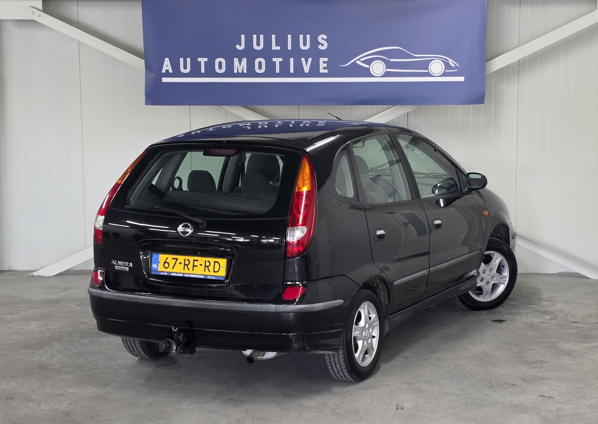 Foto van Nissan Nissan Almera Tino