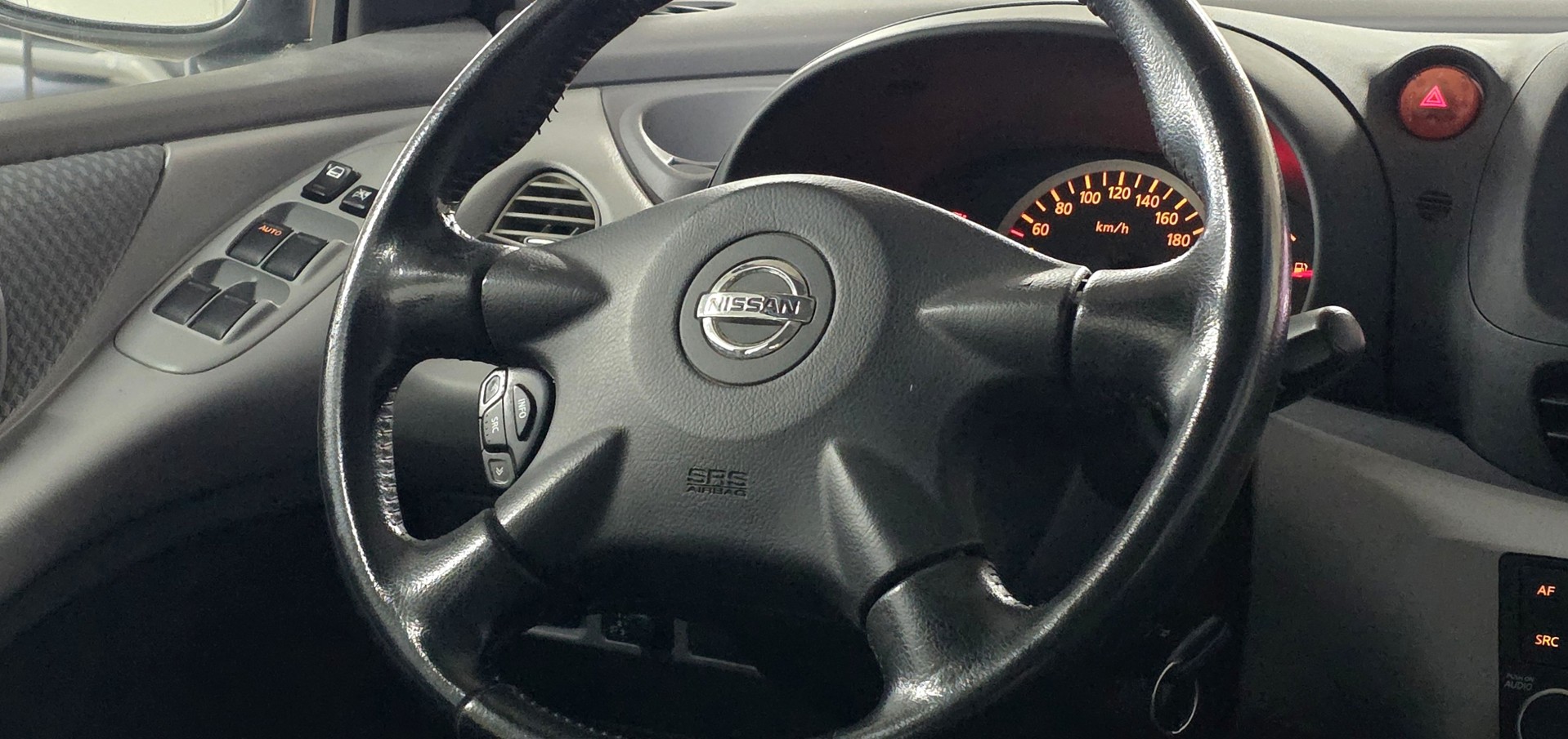 Foto van Nissan Nissan Almera Tino